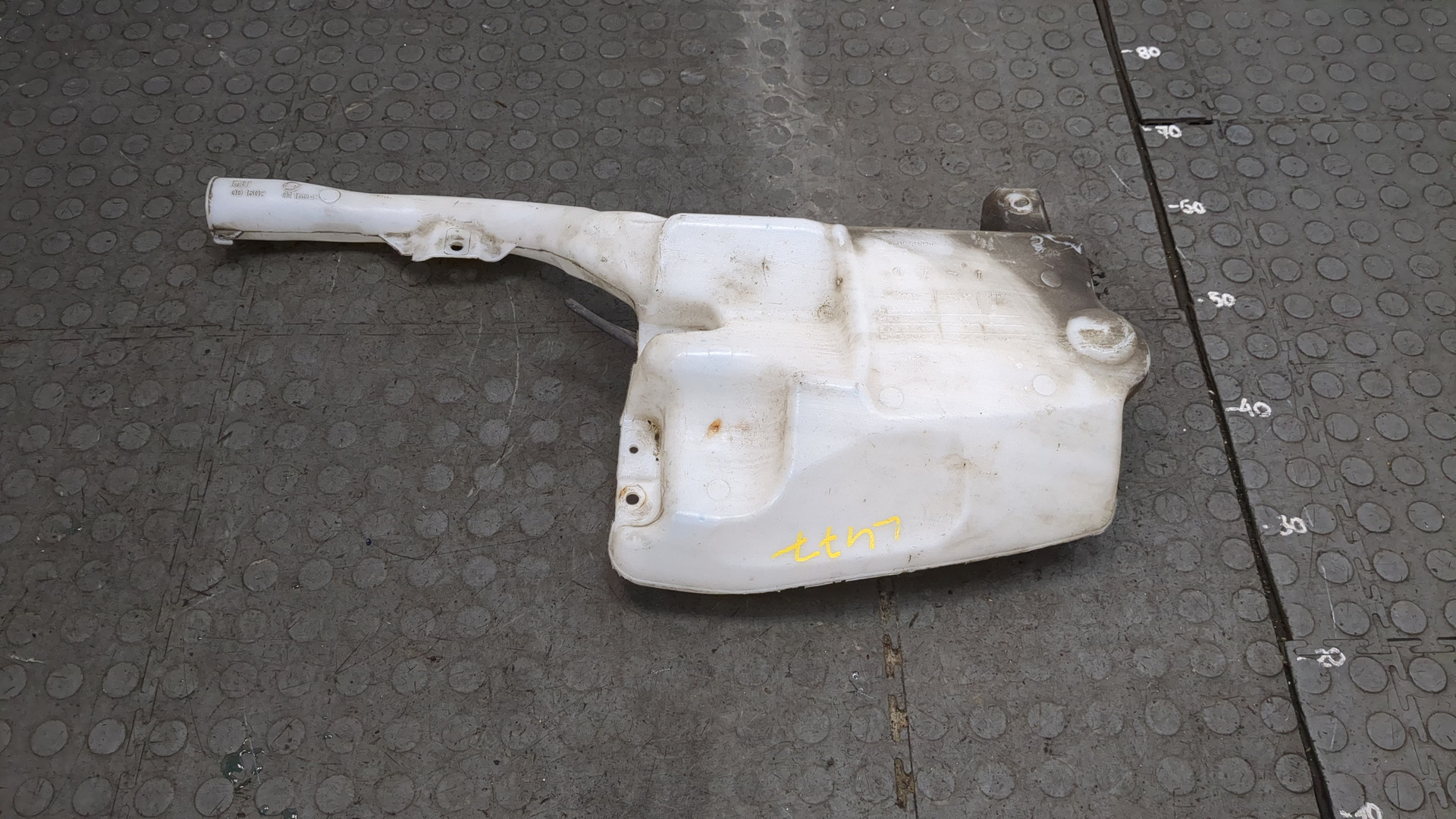 Бачок омывателя лобового стекла