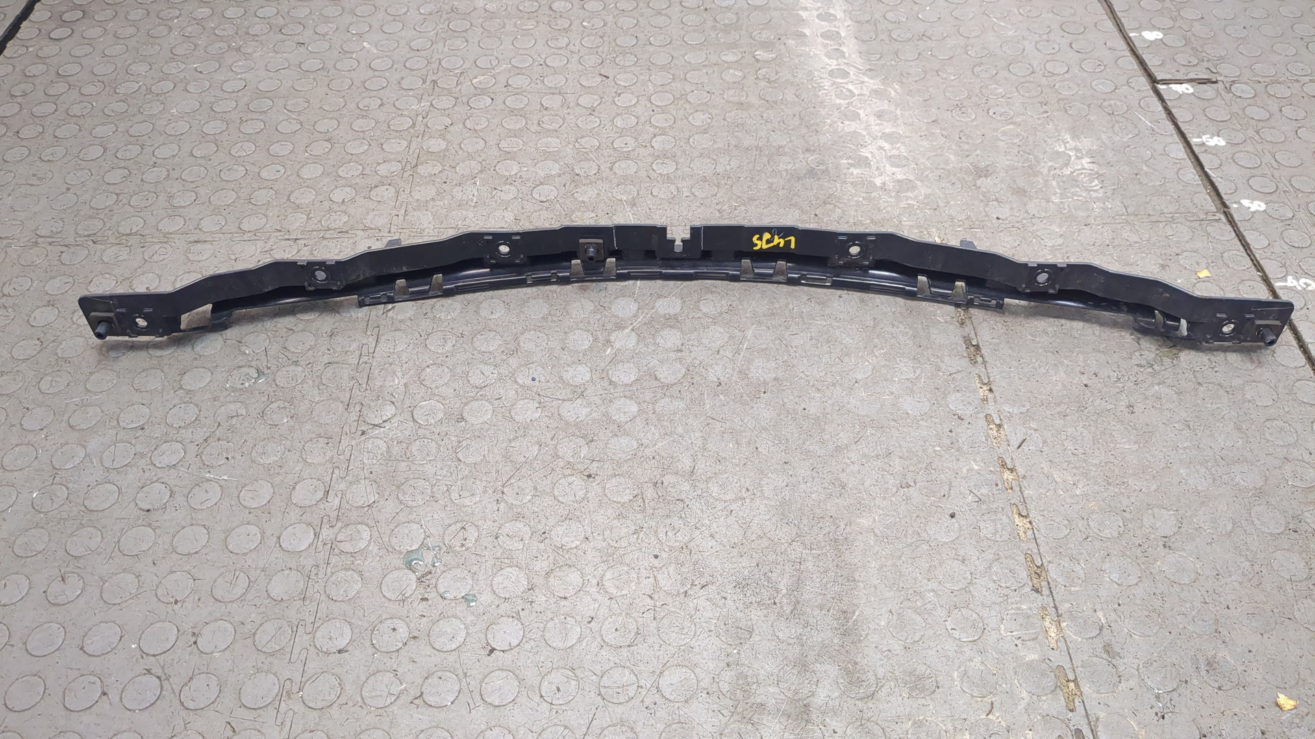 Кронштейн заднего бампера