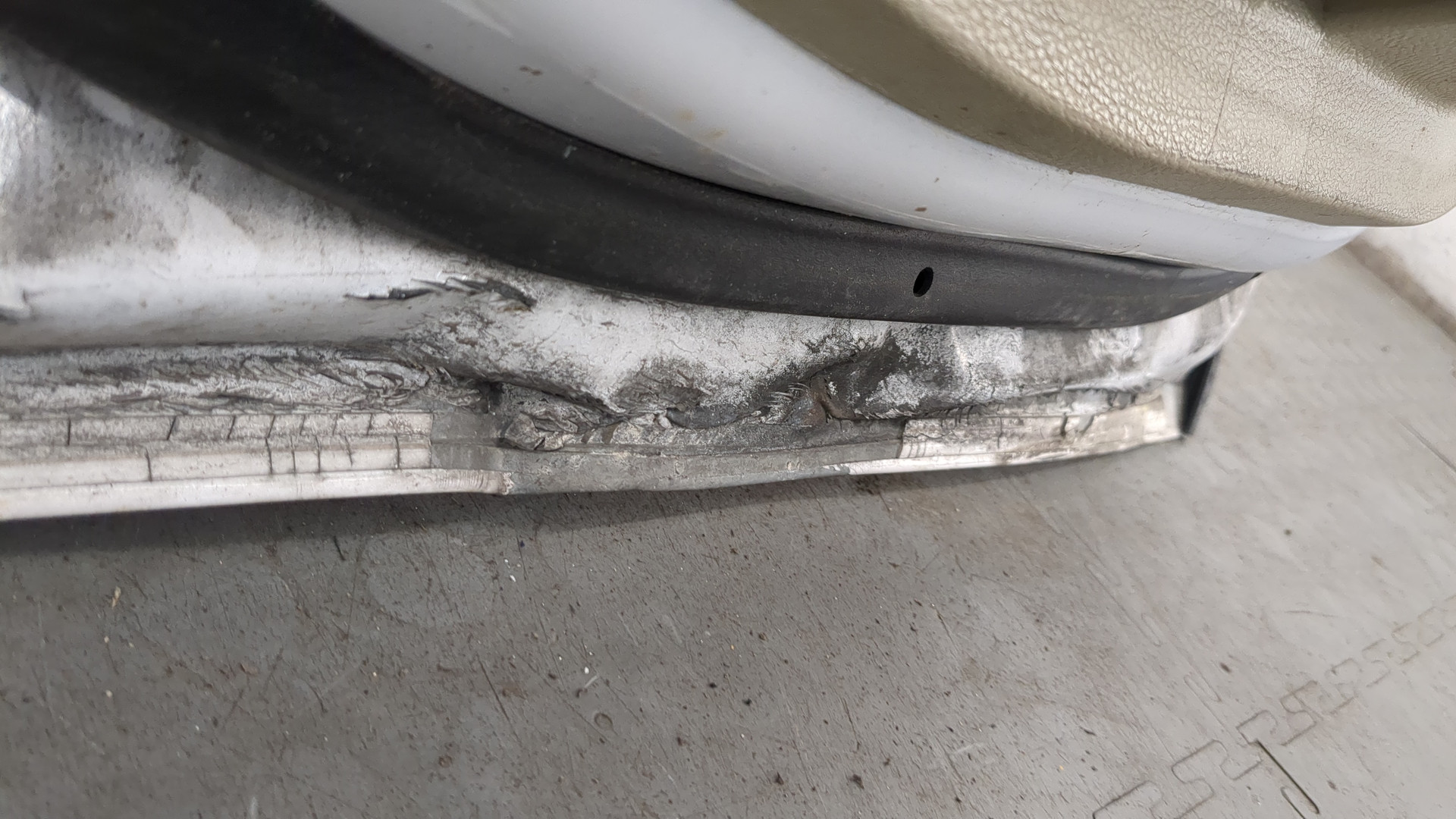 Дверь задняя левая