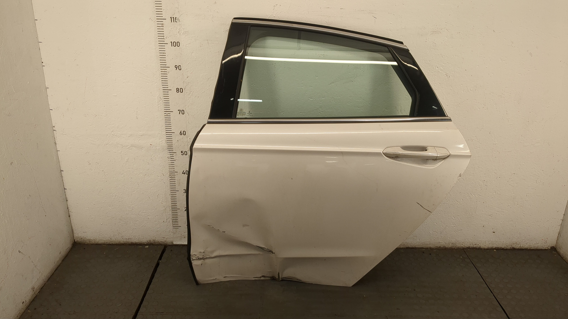 Дверь задняя левая