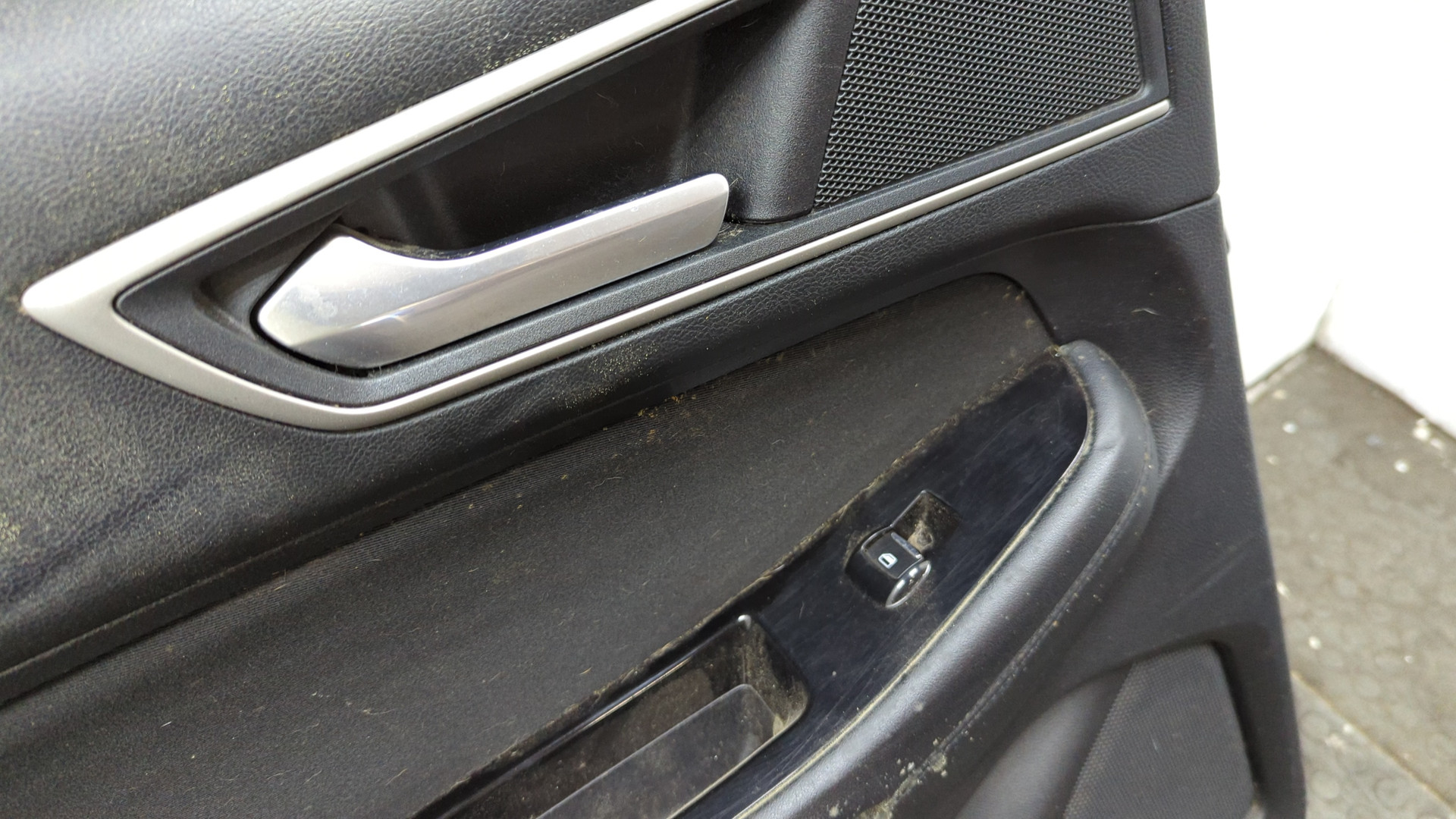 Дверь задняя левая