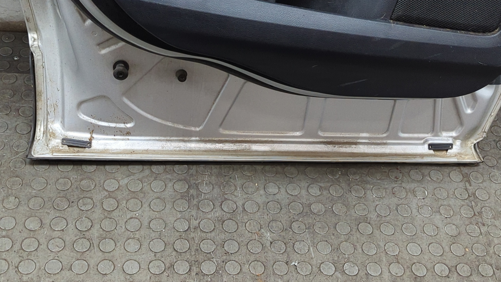 Дверь задняя левая