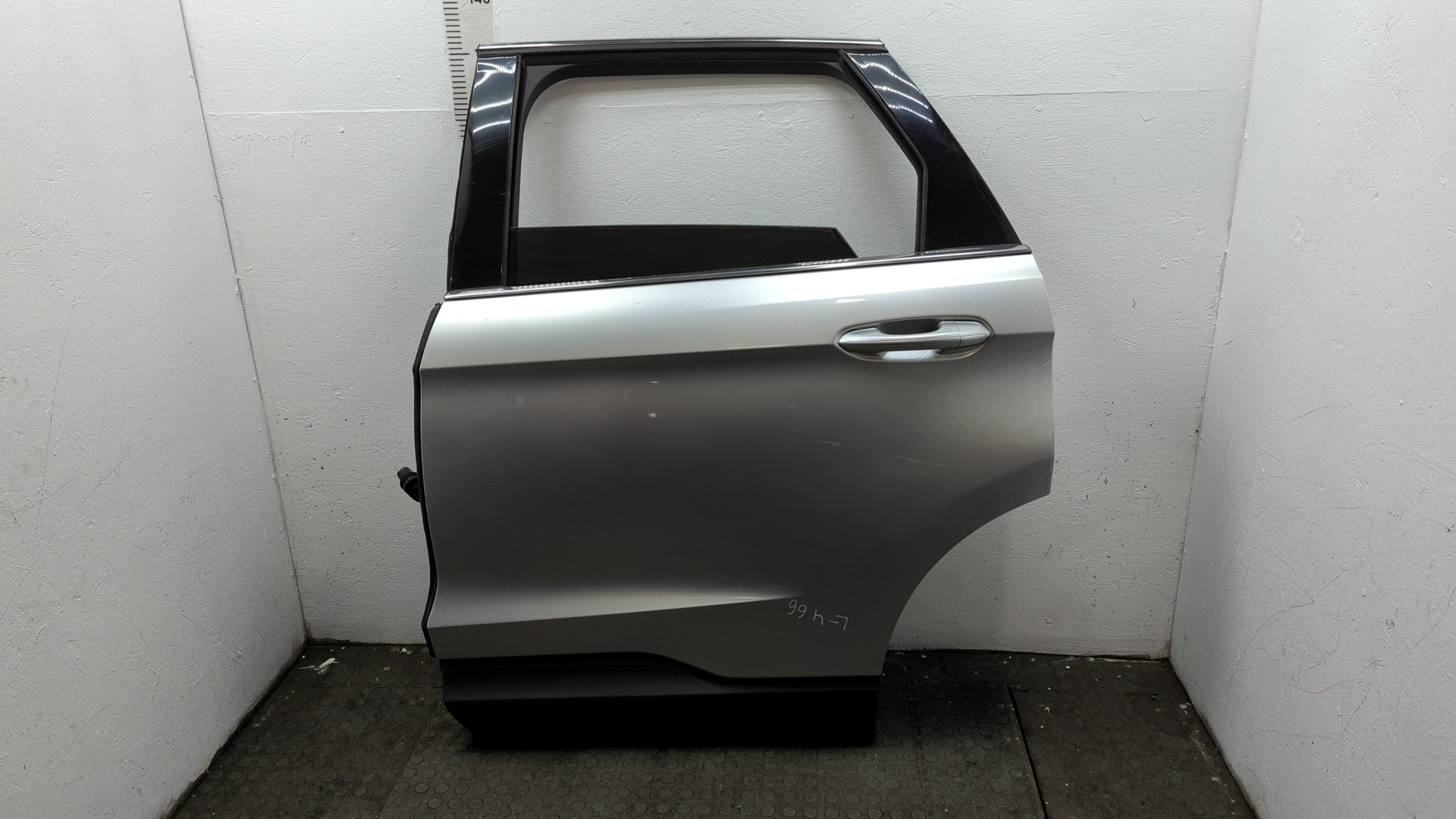 Дверь задняя левая