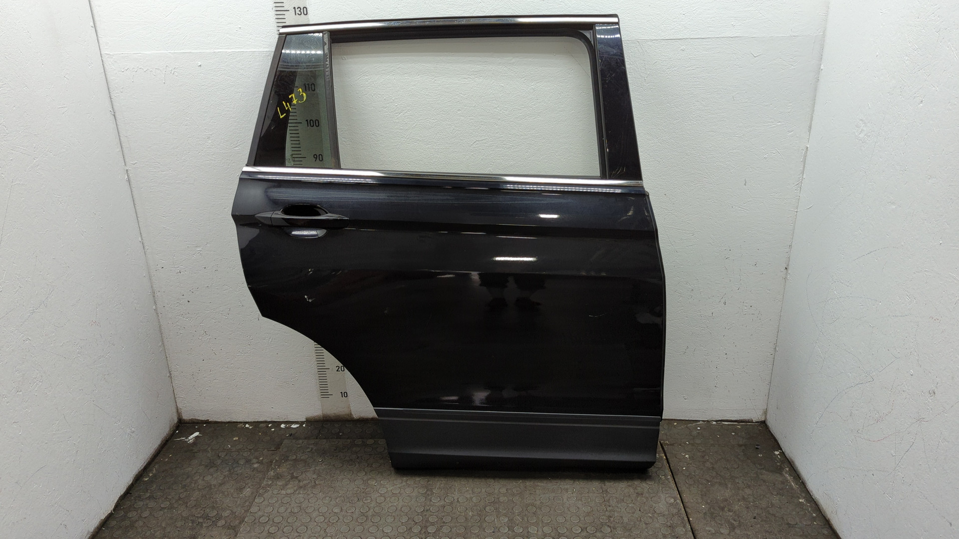 Дверь задняя правая