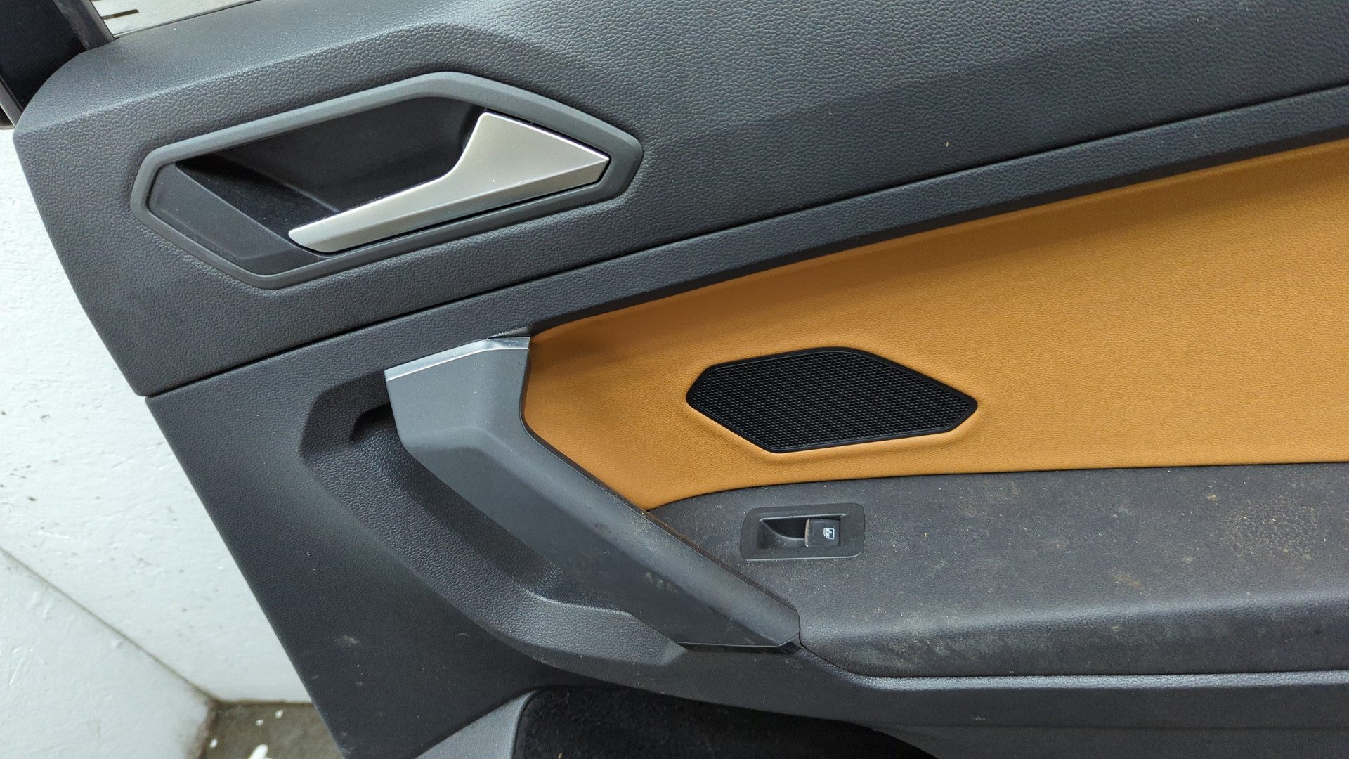 Дверь задняя правая