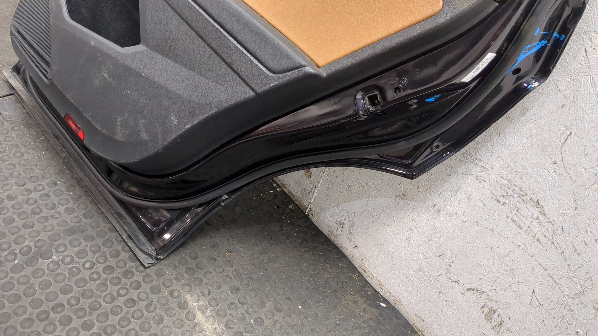 Дверь задняя правая