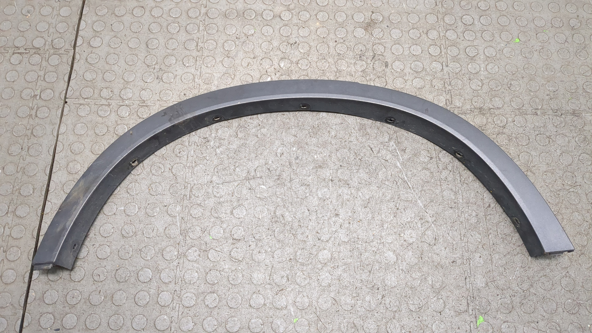 Накладка заднего крыла левого