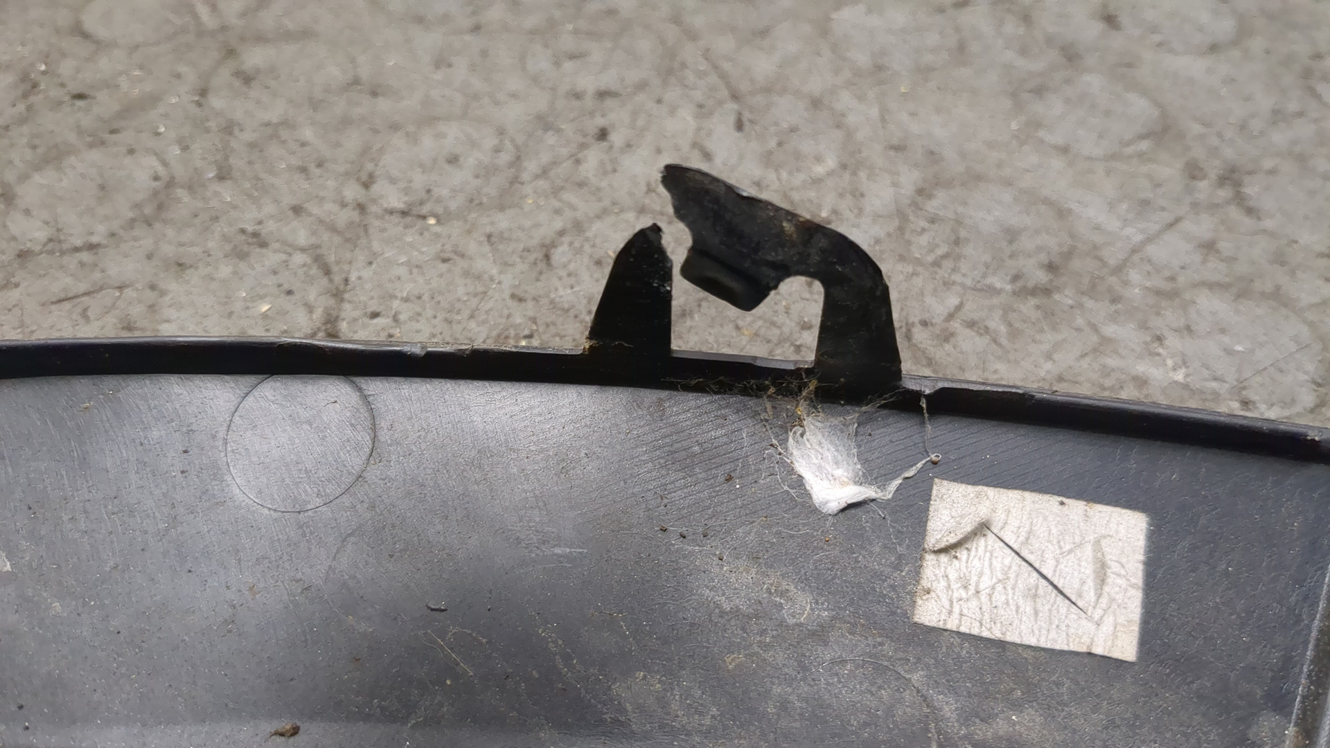 Накладка заднего крыла левого