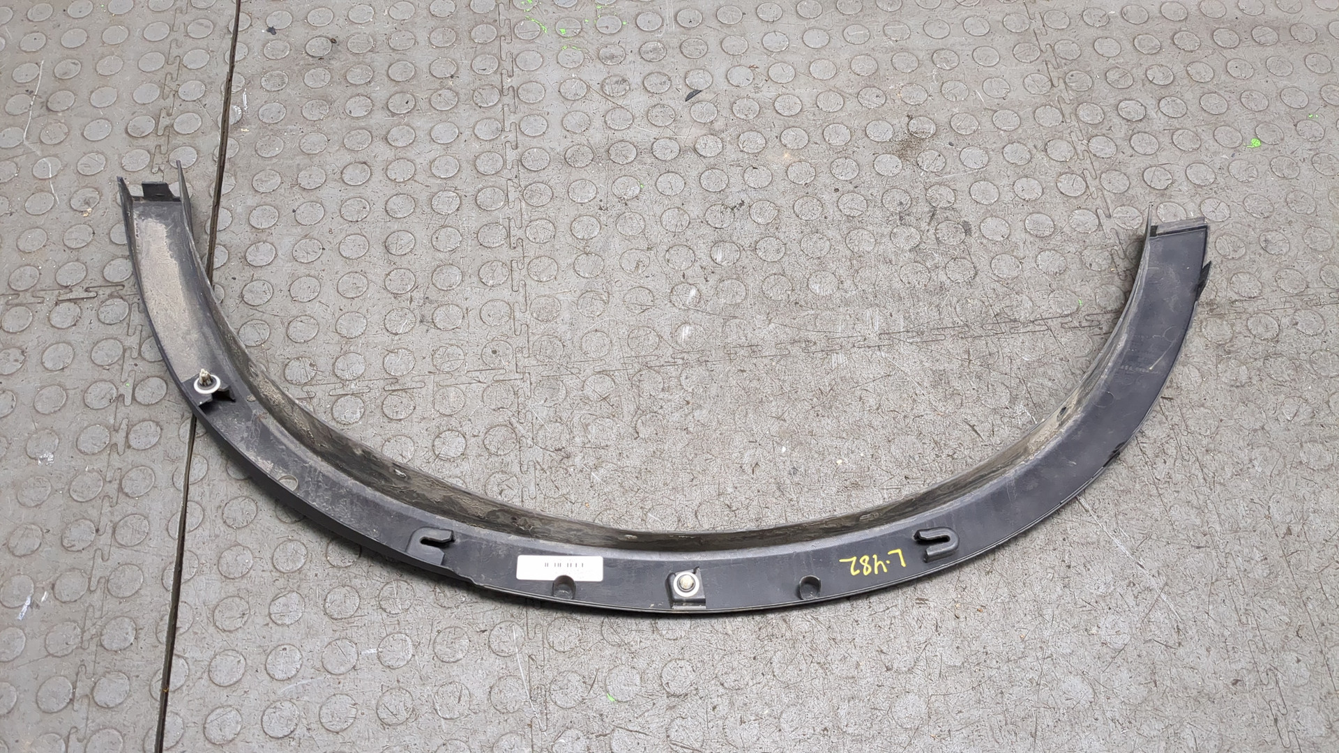 Накладка заднего крыла левого