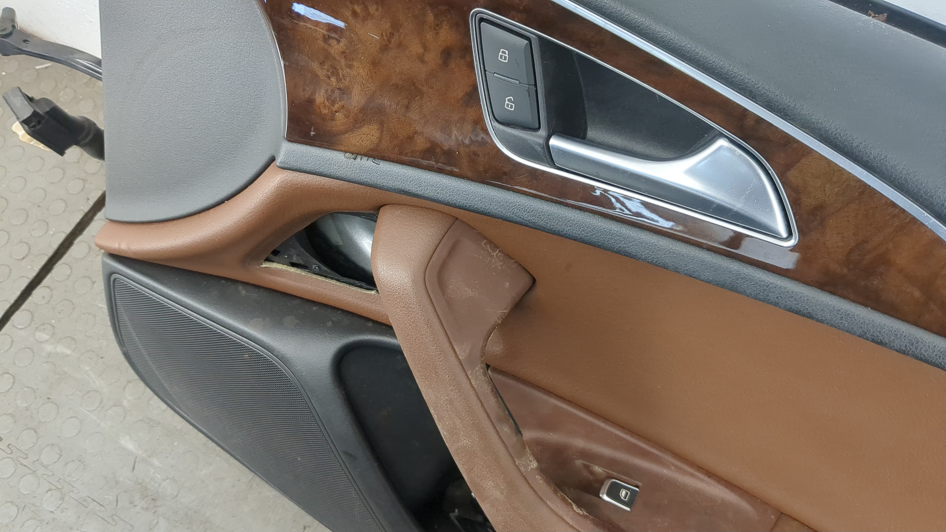 Дверь передняя правая