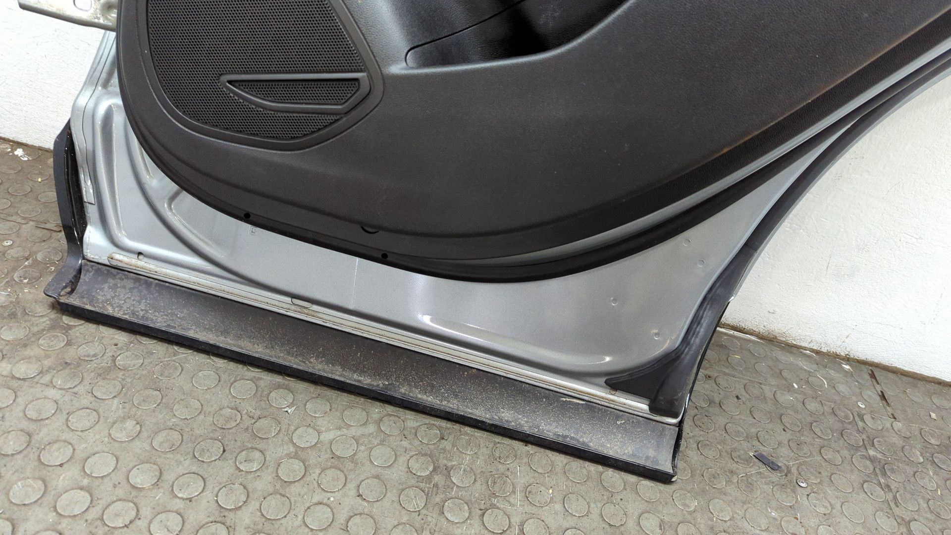 Дверь задняя правая