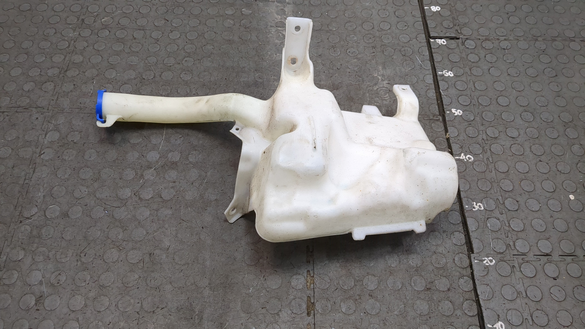 Бачок омывателя лобового стекла