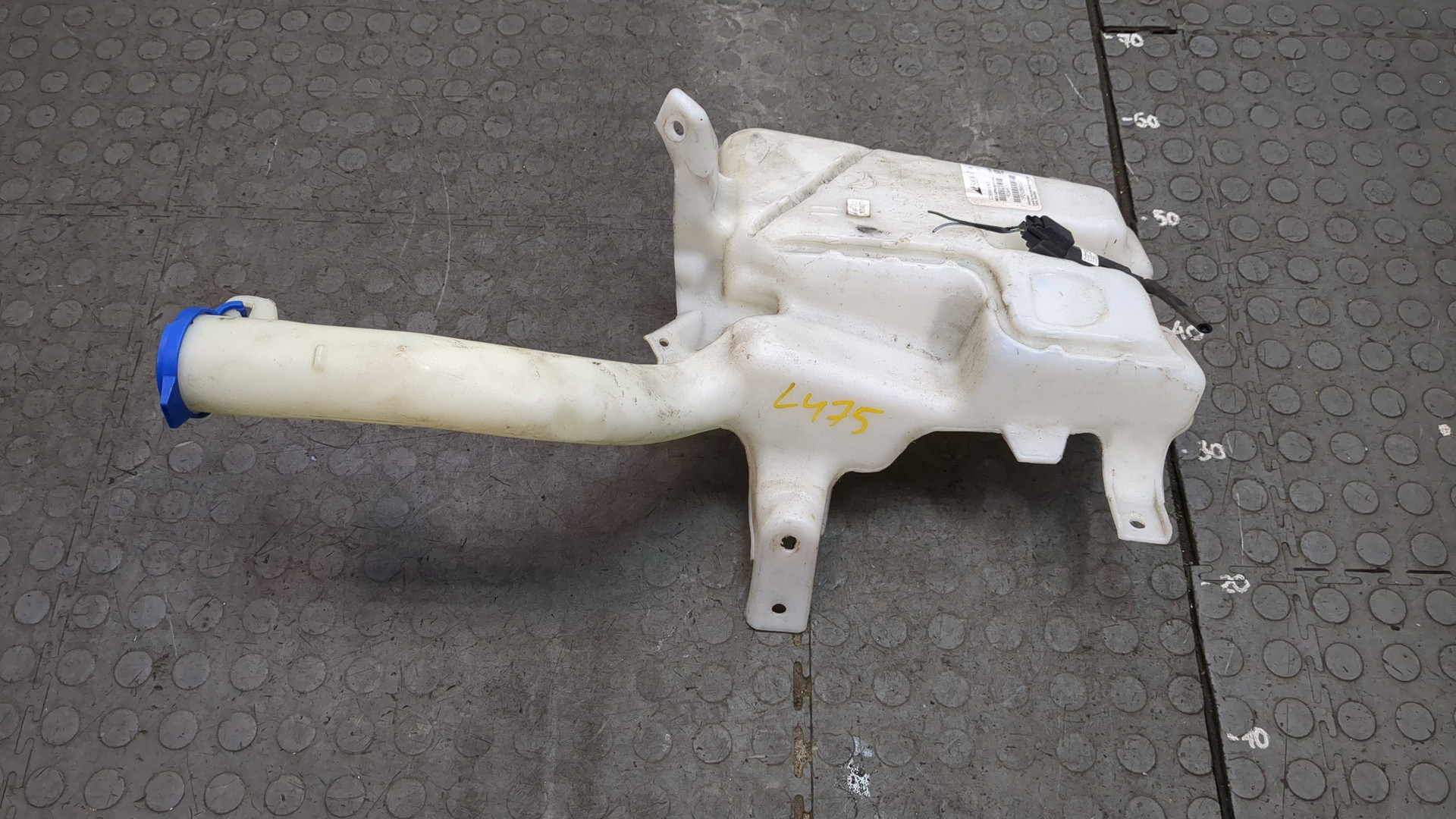 Бачок омывателя лобового стекла