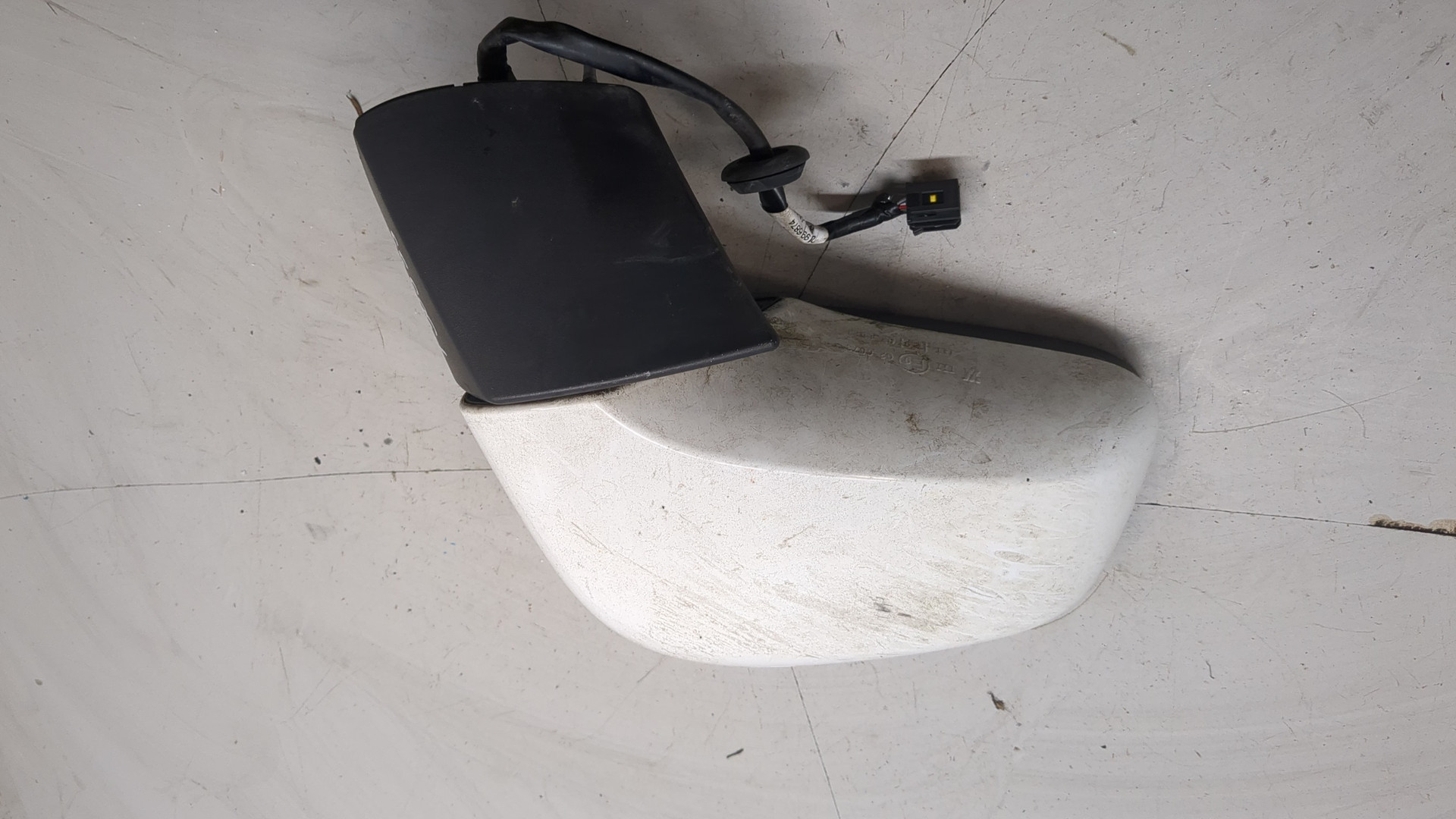 Зеркало правое электрическое