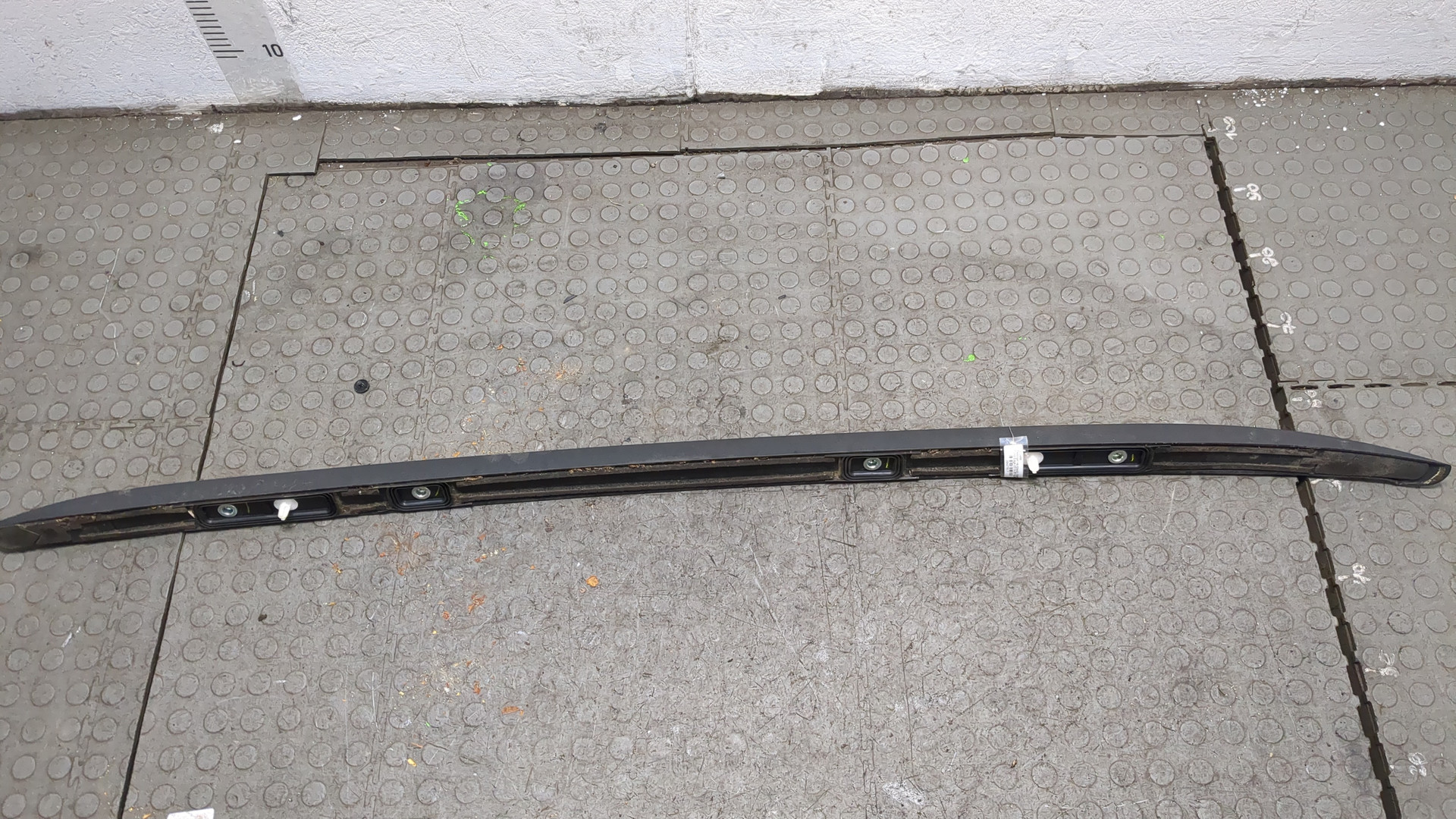 Рейлинг (релинг) левый (планка на крышу)