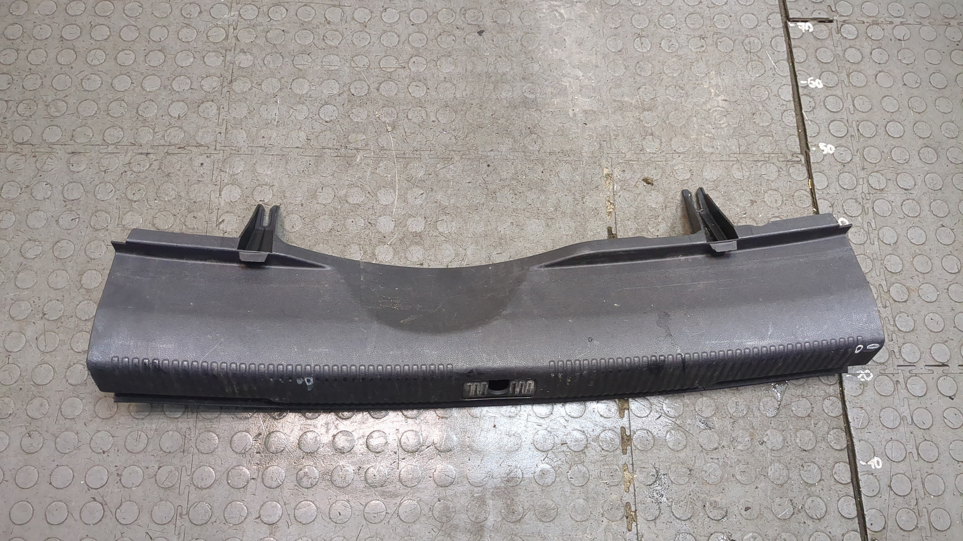 Обшивка багажника