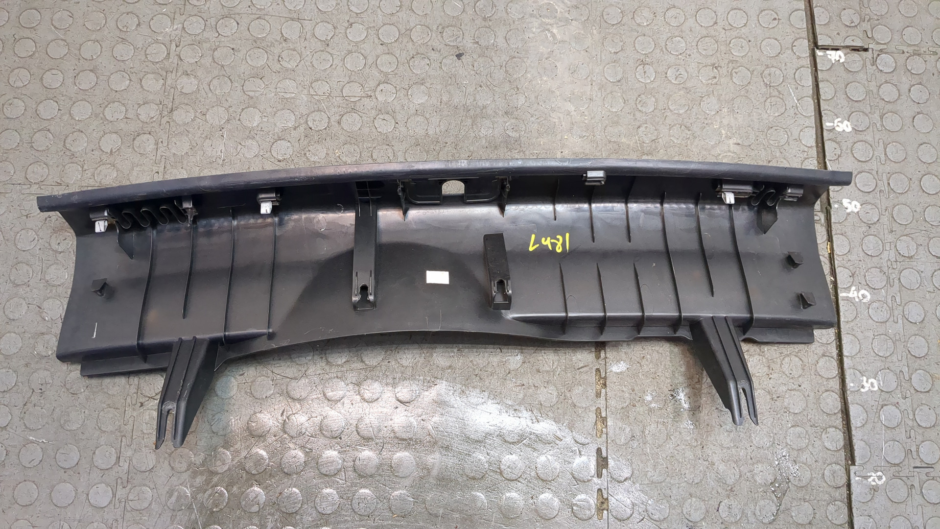 Обшивка багажника