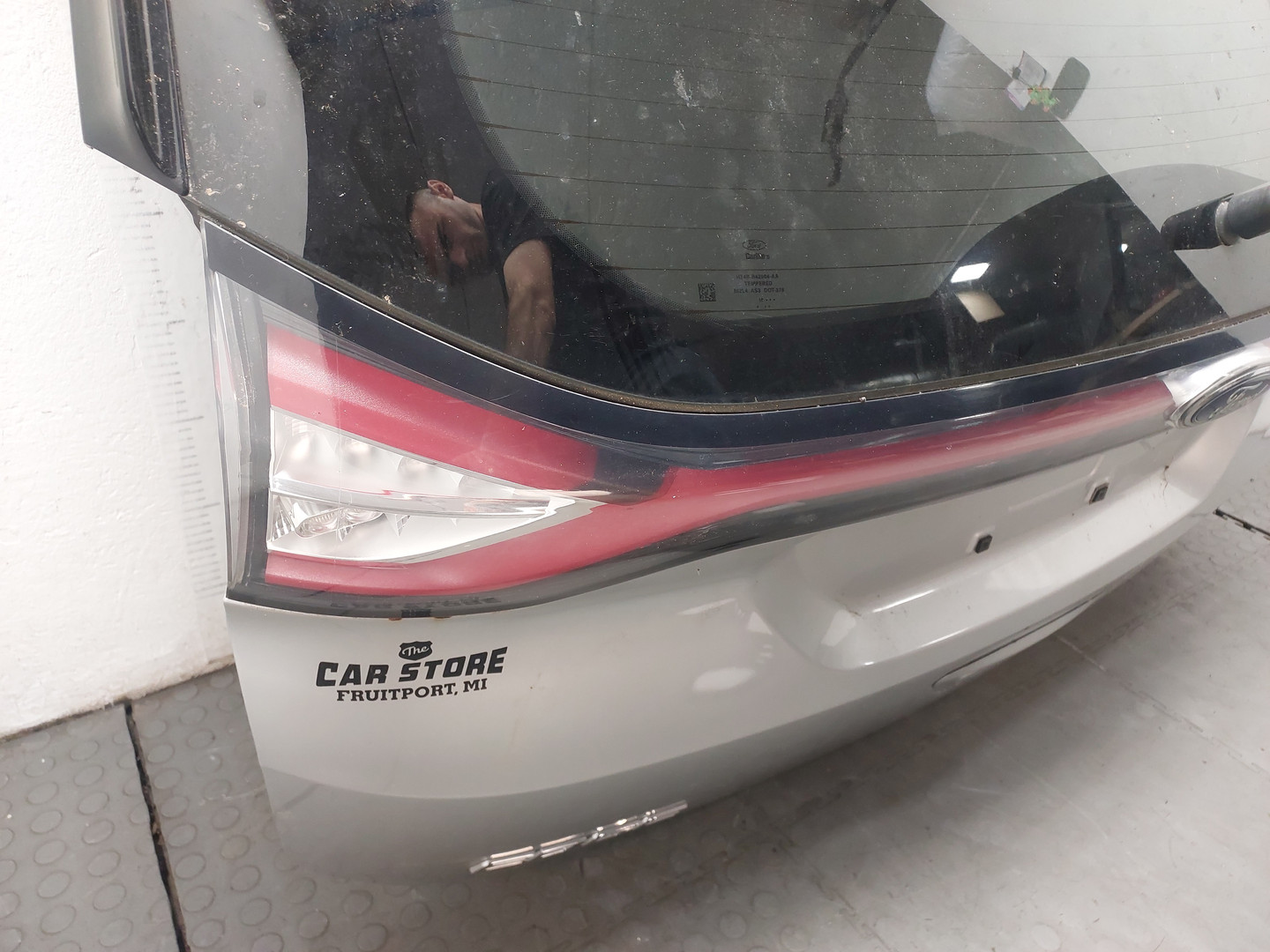 Дверь багажника