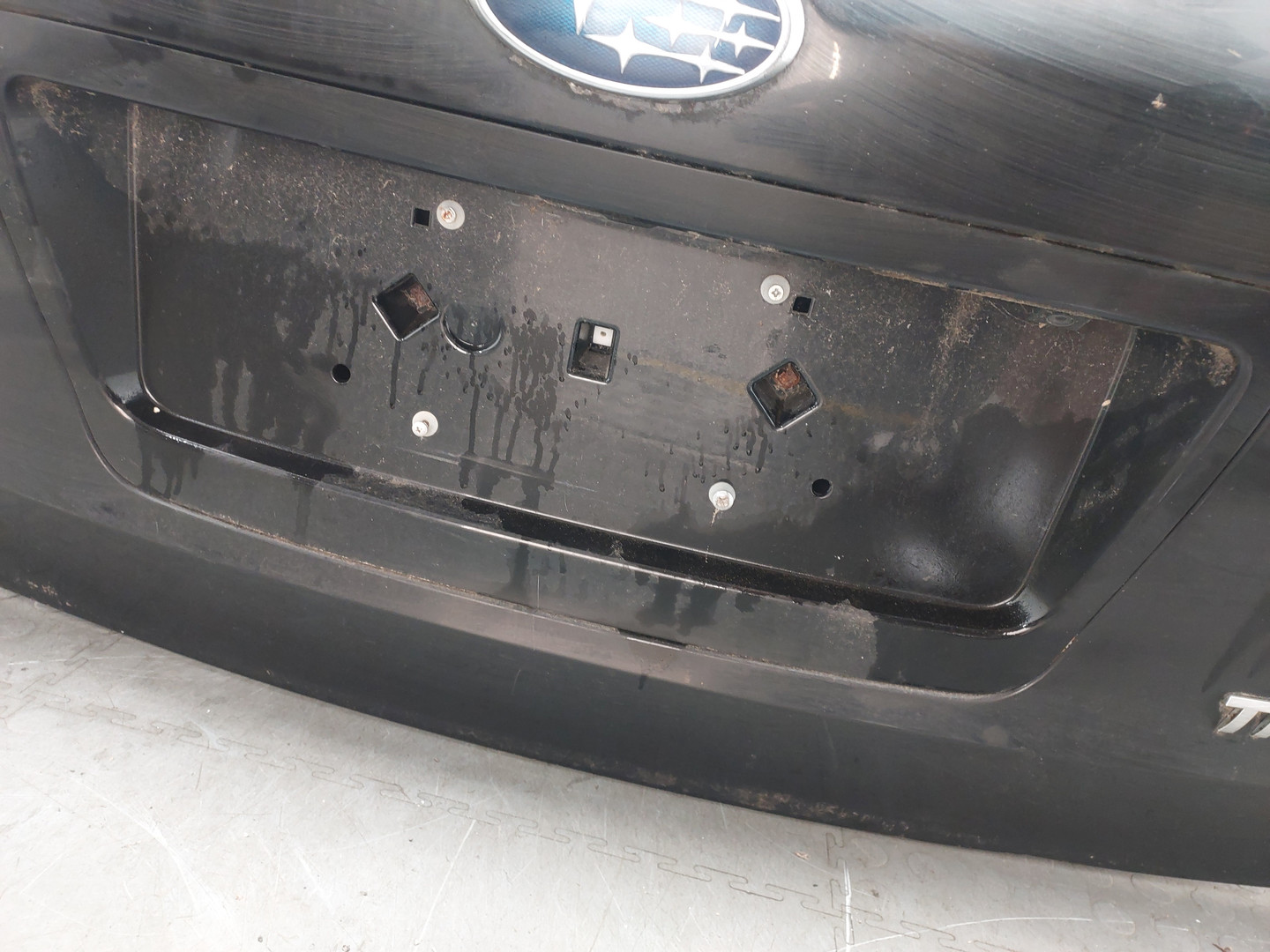 Дверь багажника