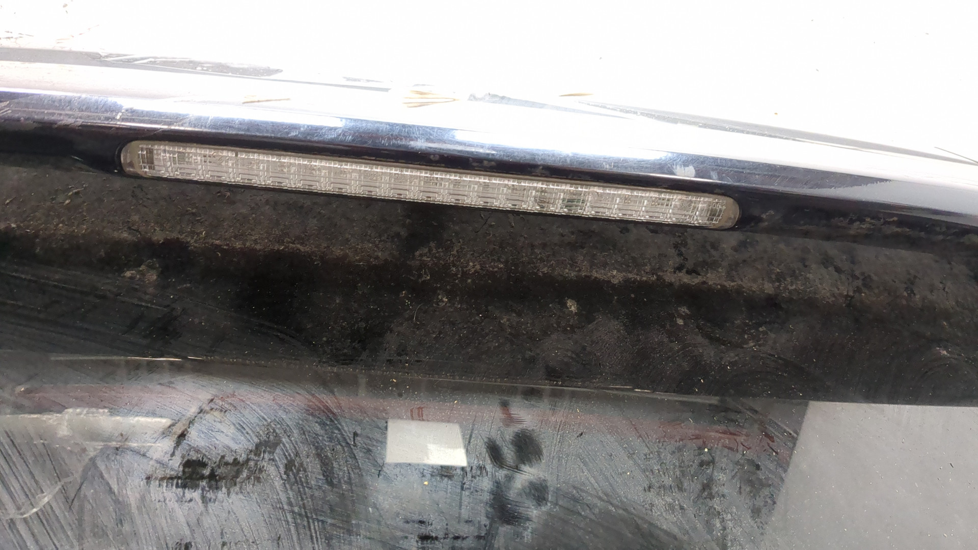 Дверь багажника