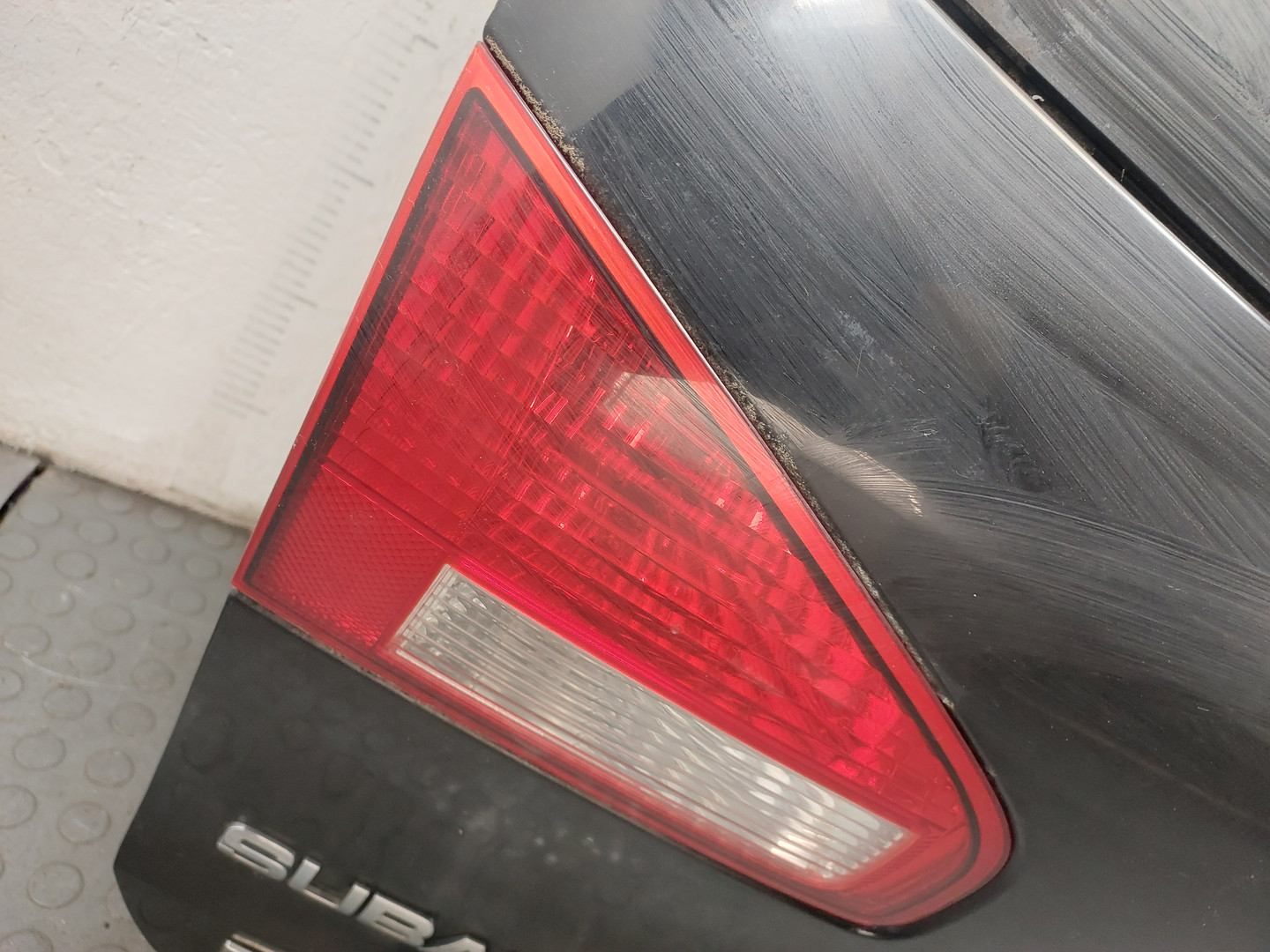 Дверь багажника