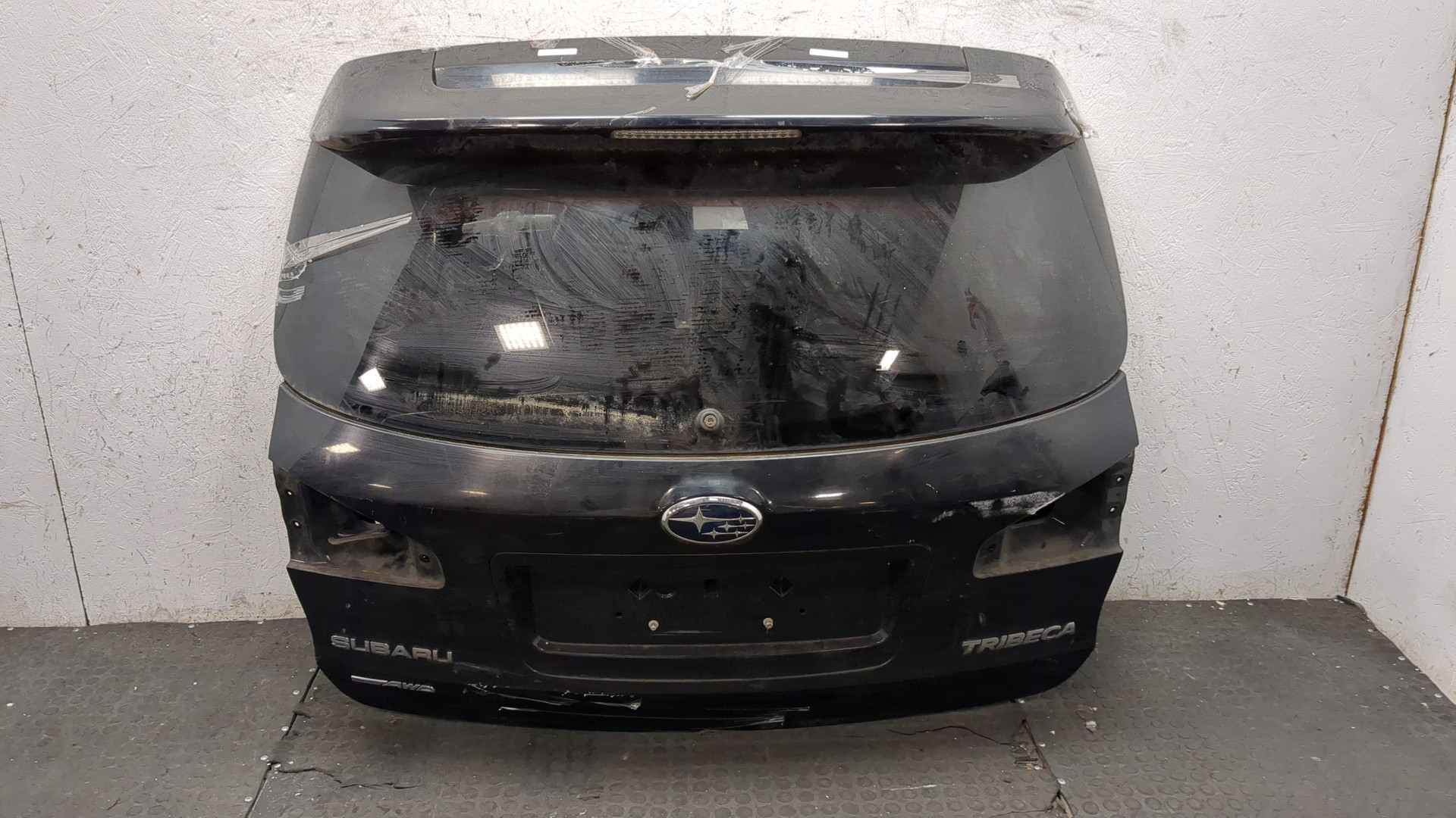 Дверь багажника