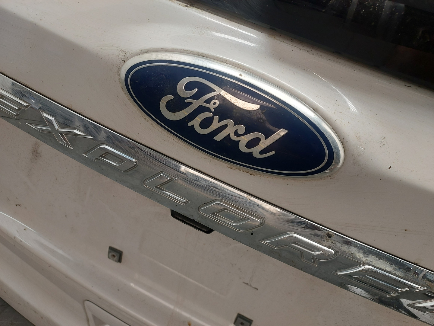 Дверь багажника