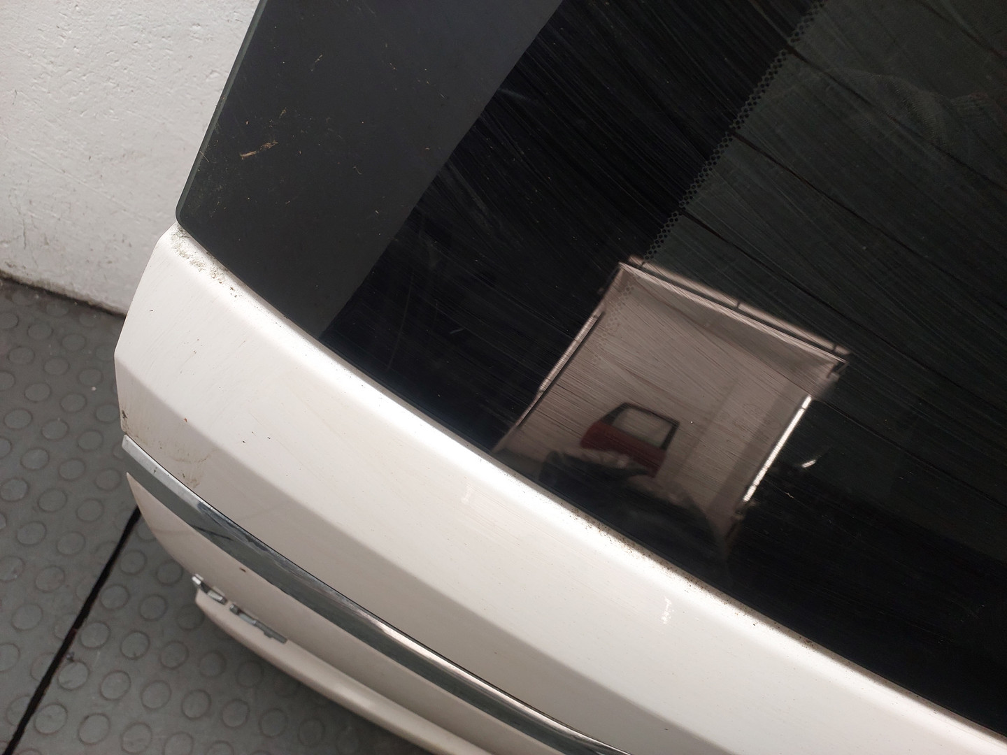 Дверь багажника