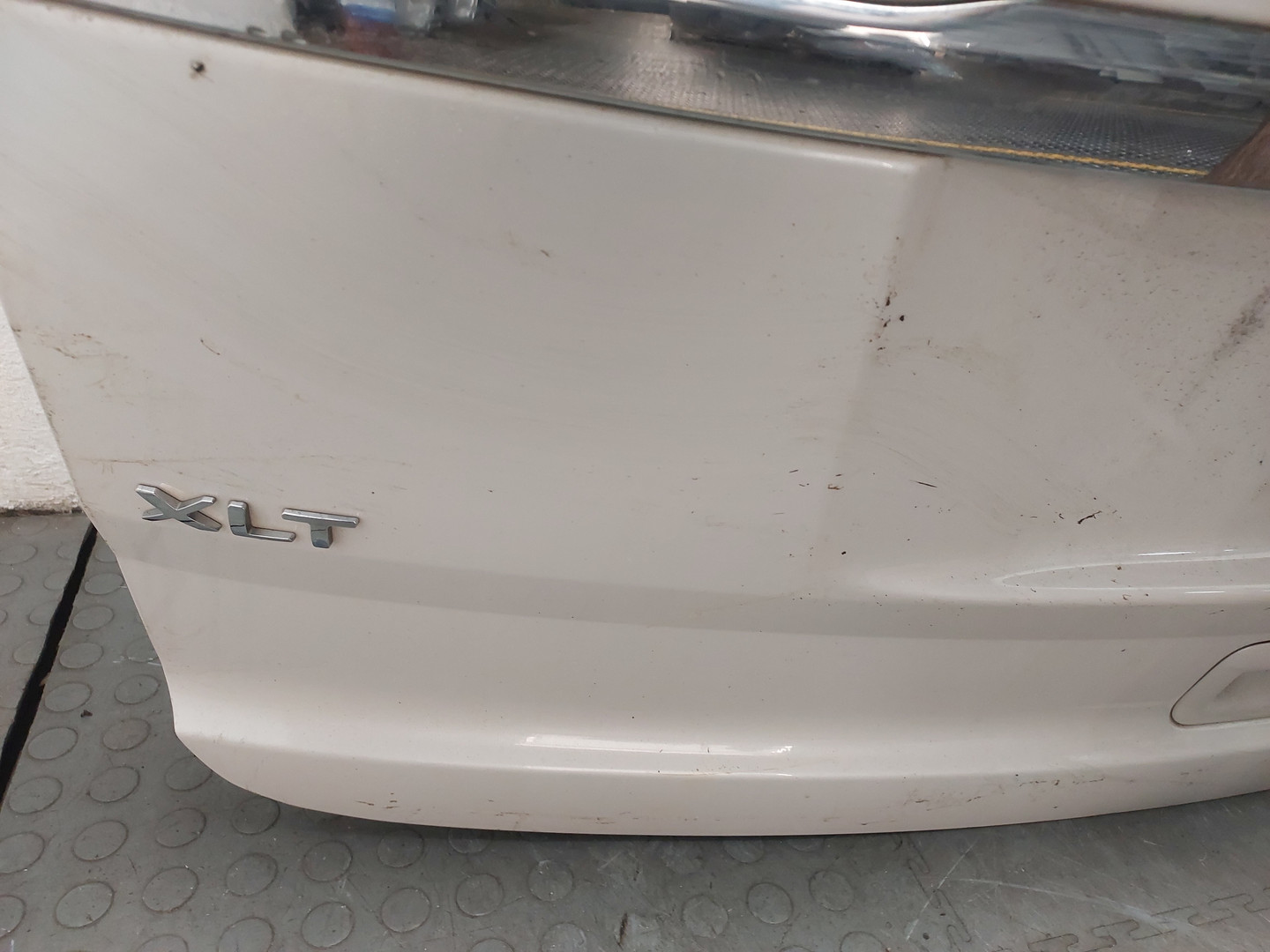 Дверь багажника