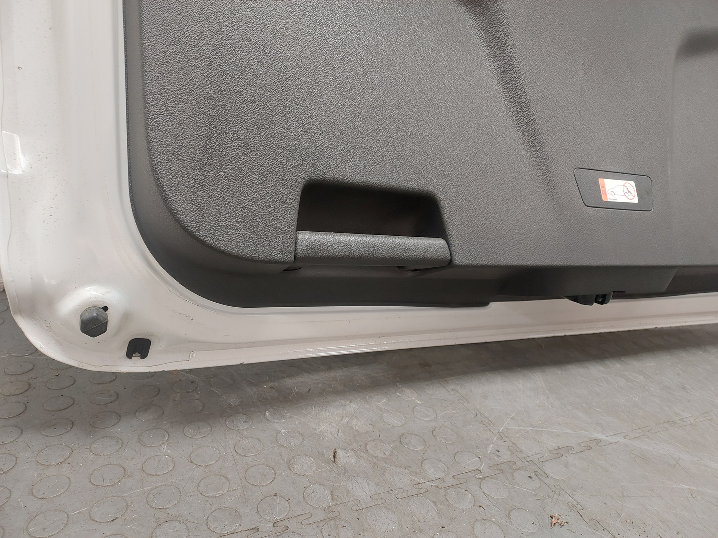 Дверь багажника