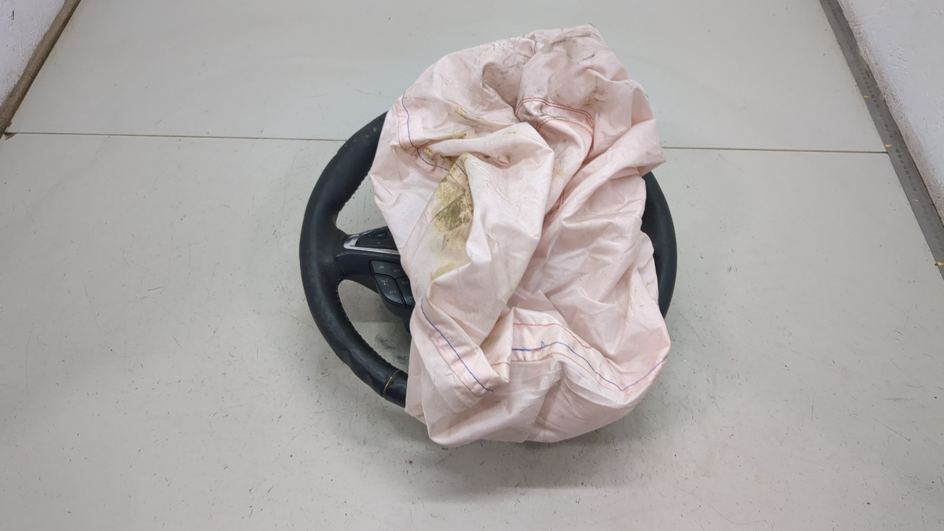 Рулевое колесо (руль)