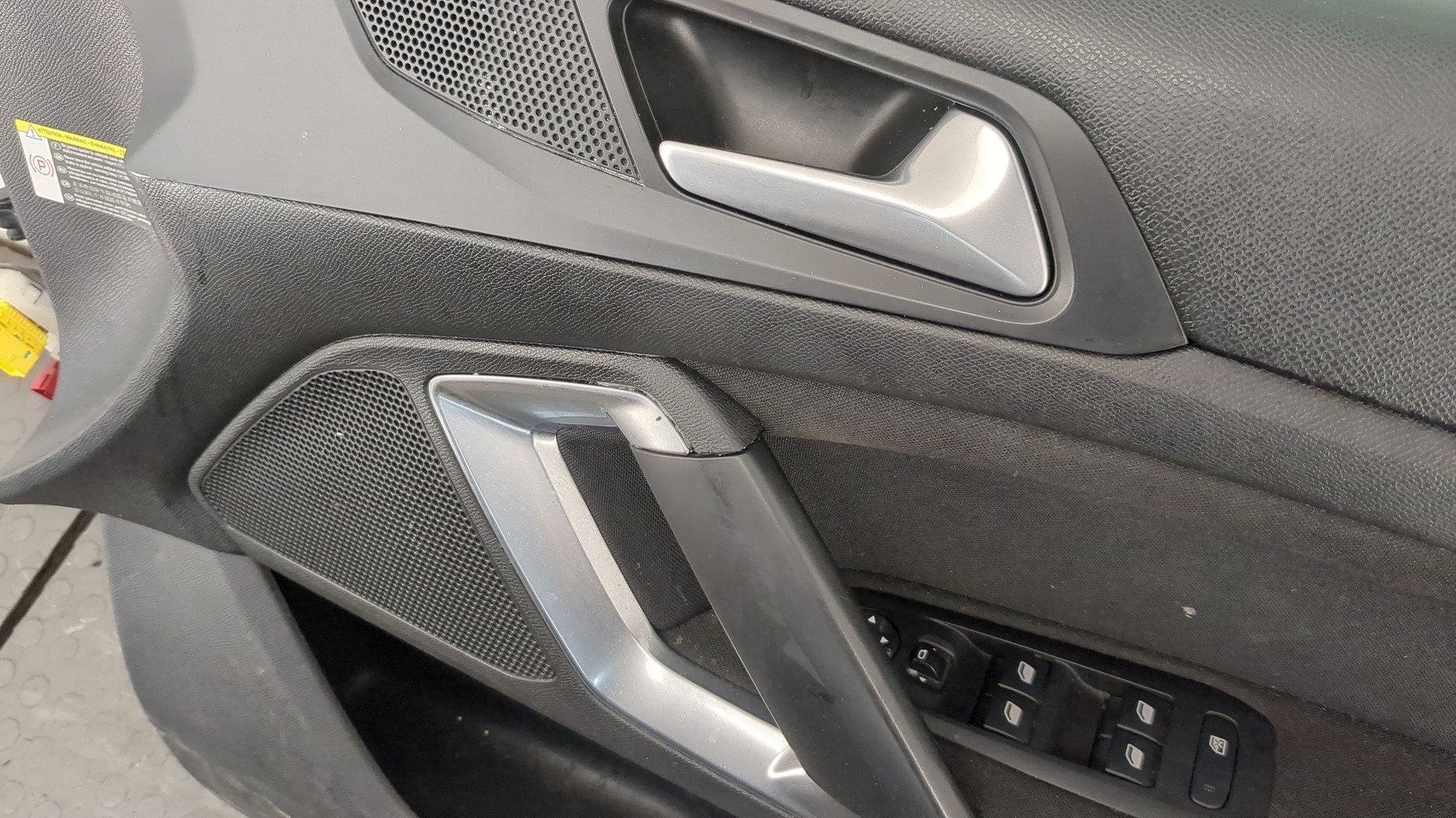 Дверь передняя правая