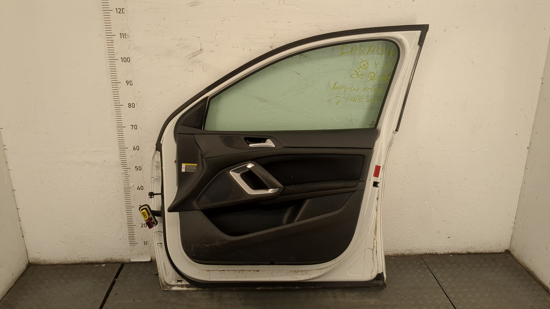 Дверь передняя правая