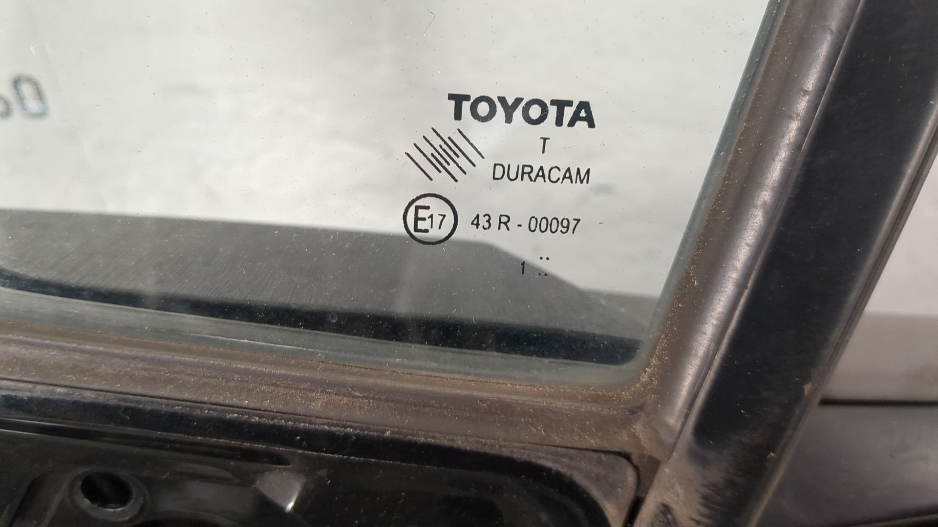 Дверь передняя левая