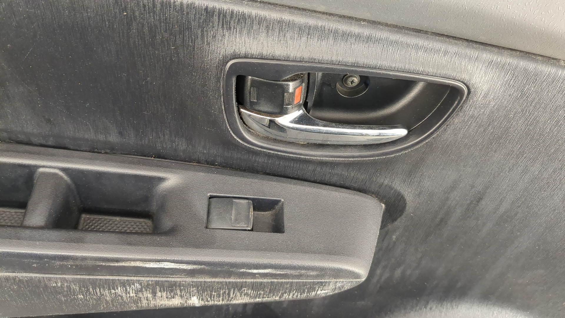 Дверь передняя левая