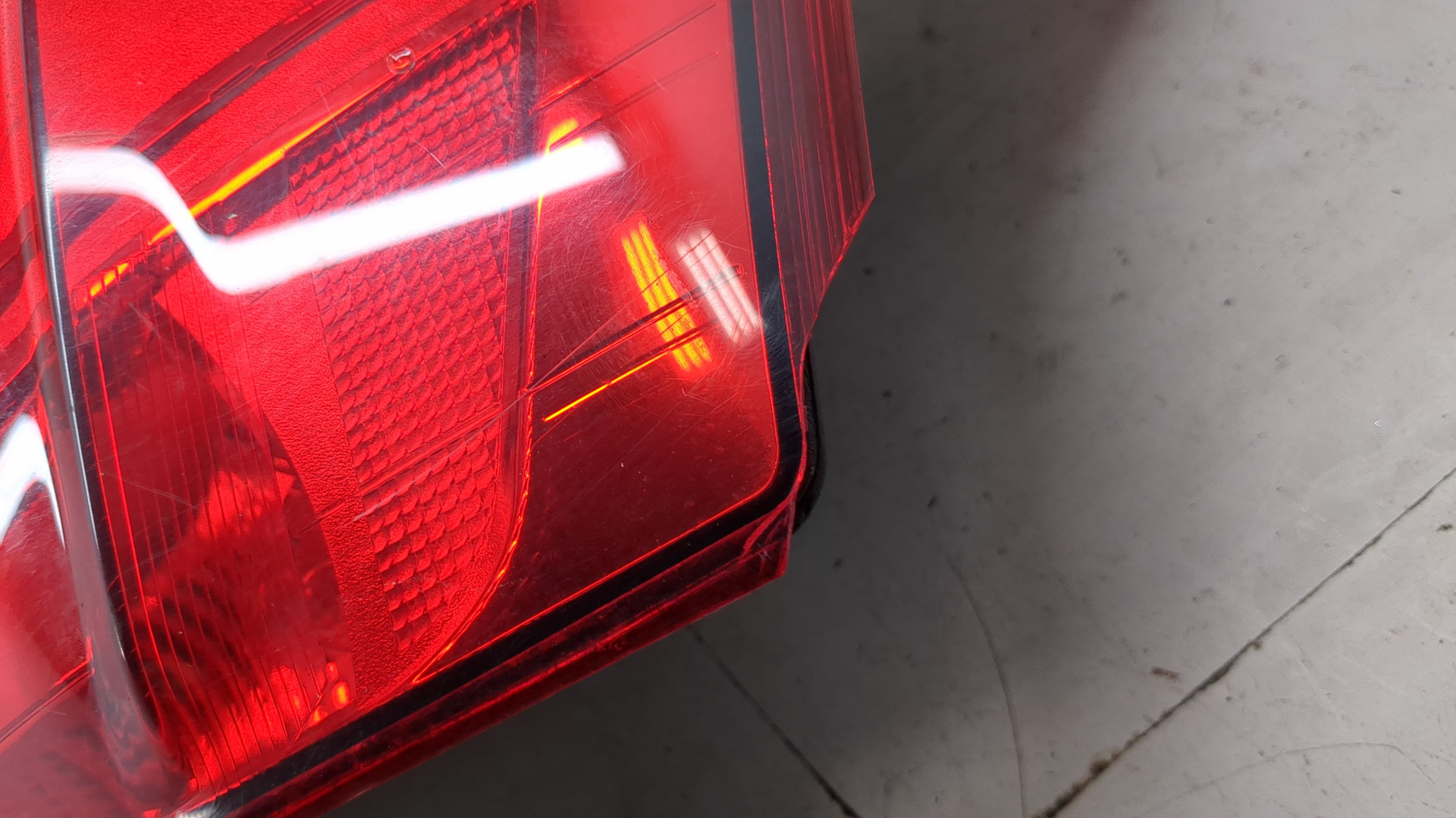 Фонарь задний правый