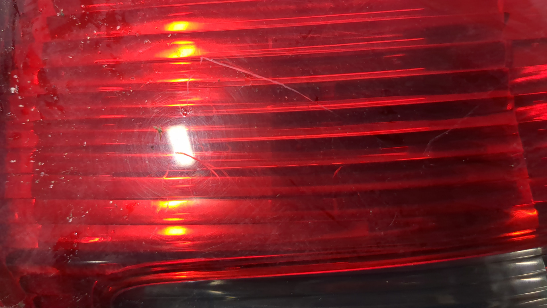 Фонарь задний левый