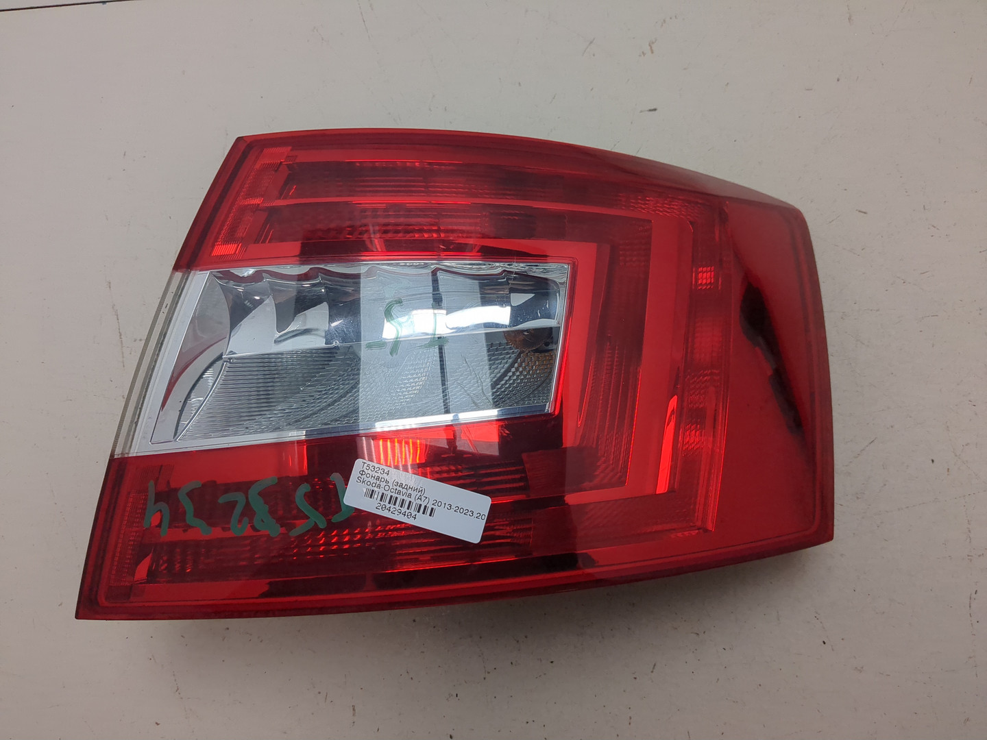 Фонарь задний правый