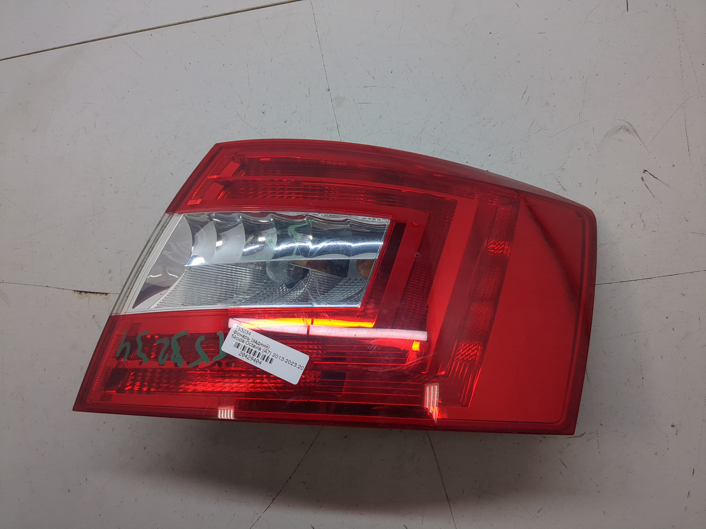 Фонарь задний правый