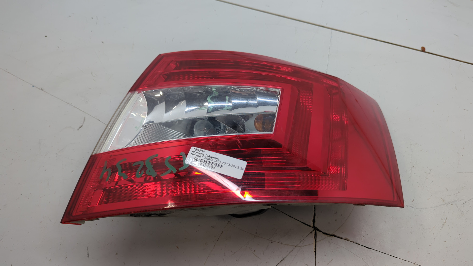 Фонарь задний правый