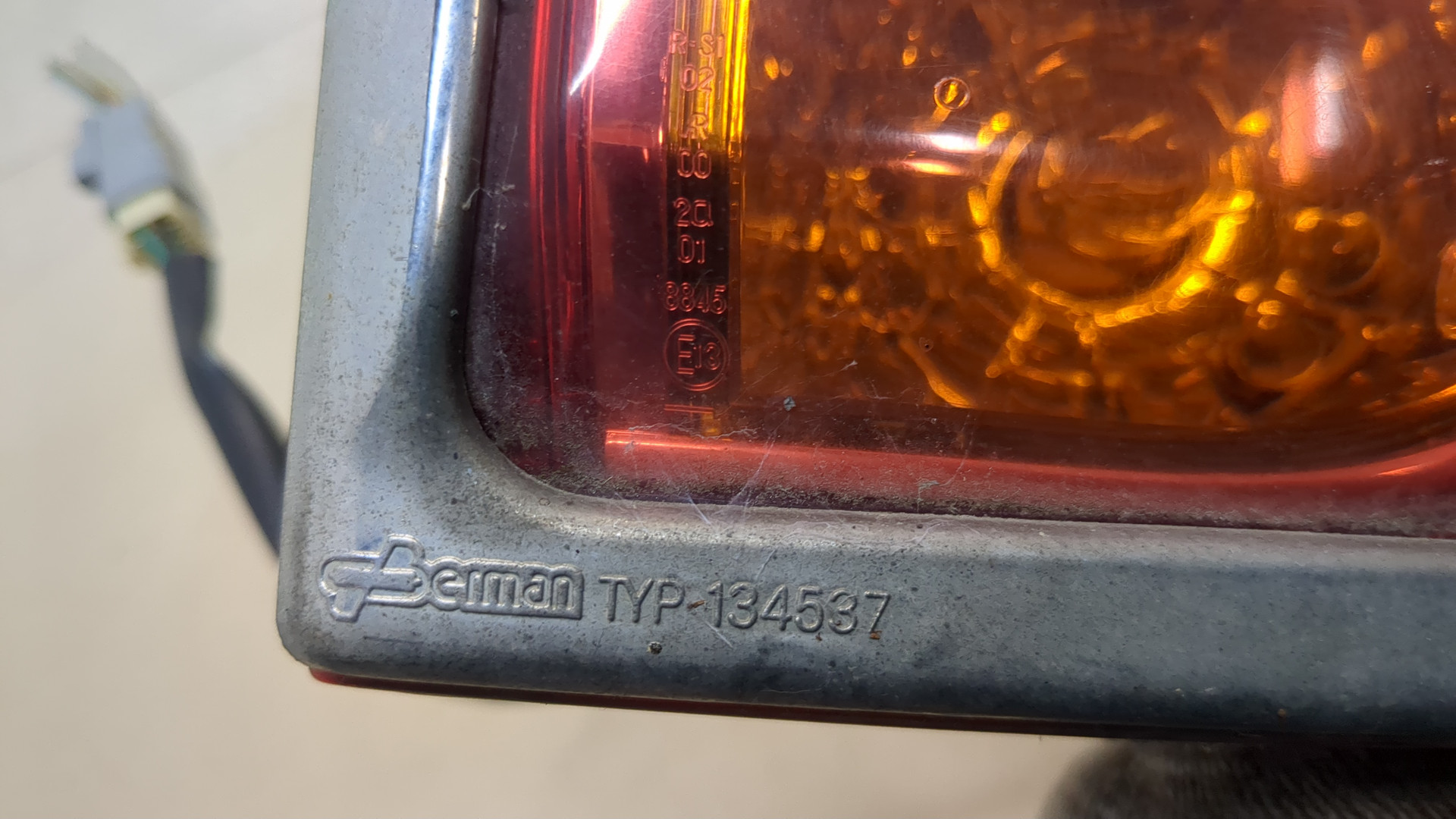 Фонарь задний правый