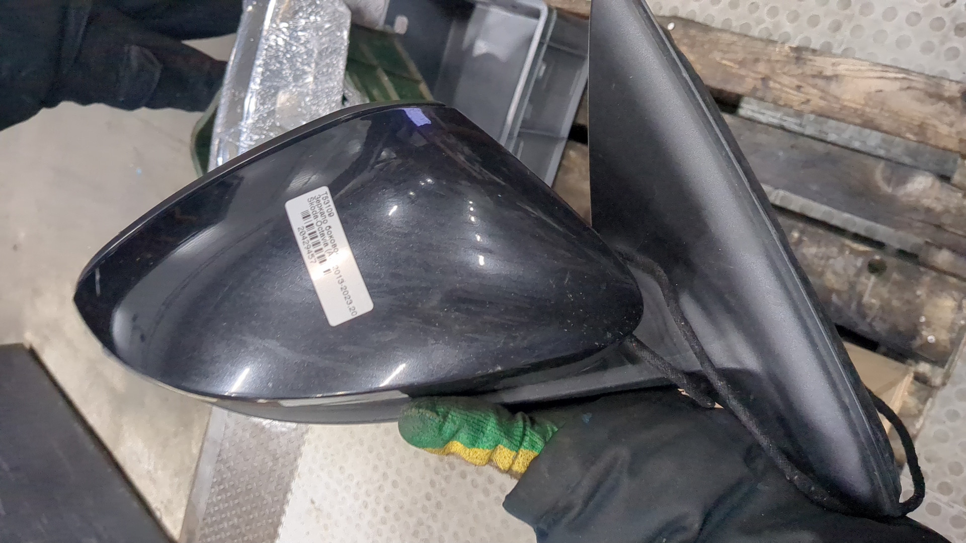 Зеркало правое электрическое