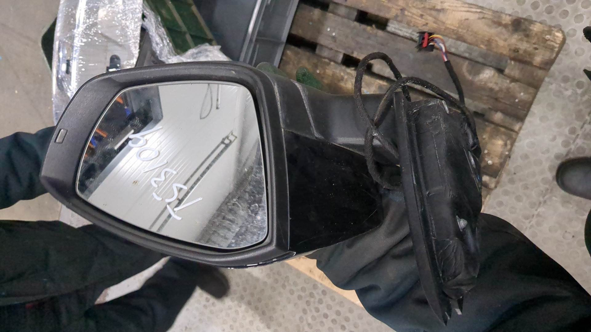 Зеркало правое электрическое