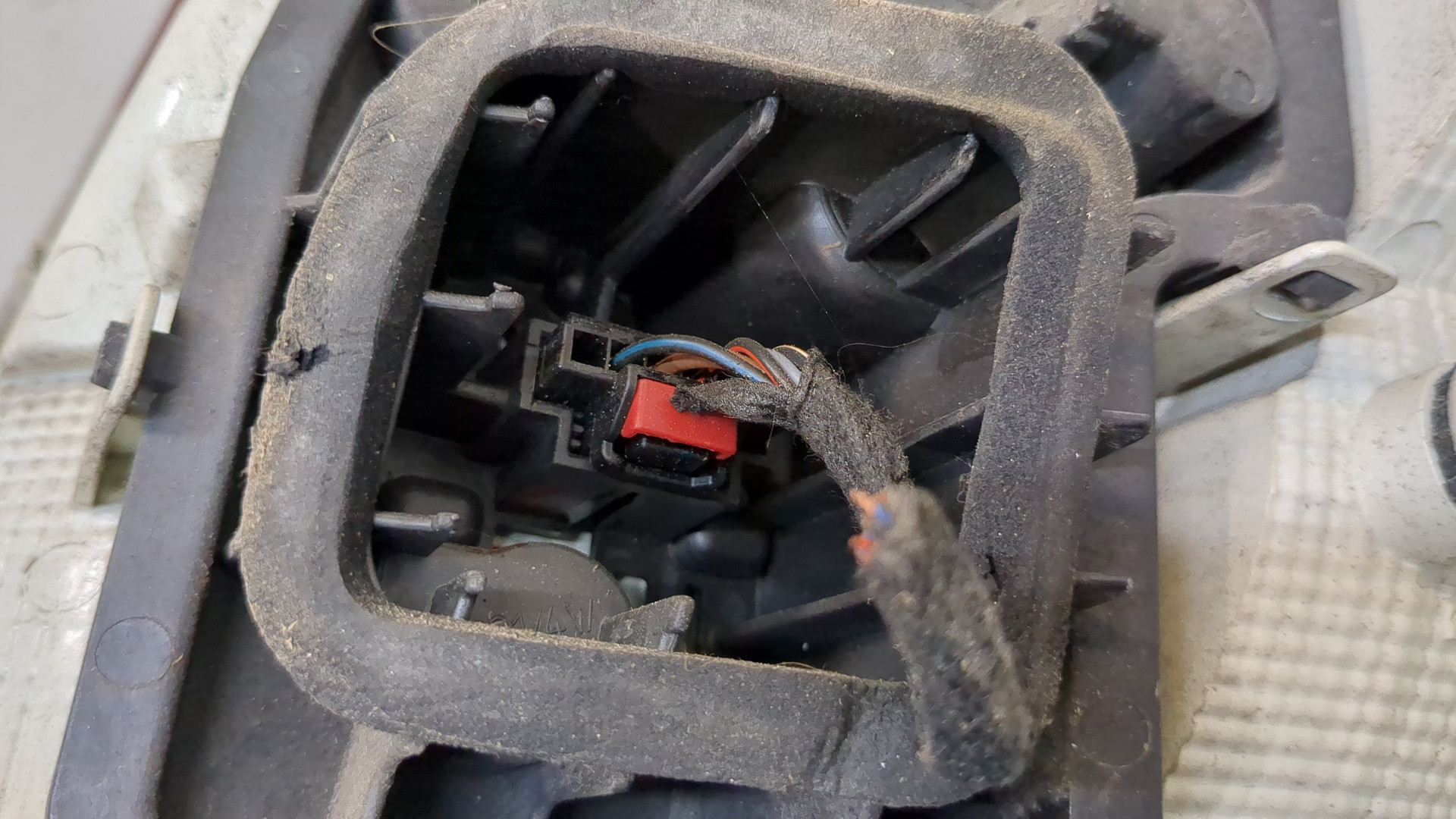 Фонарь задний левый