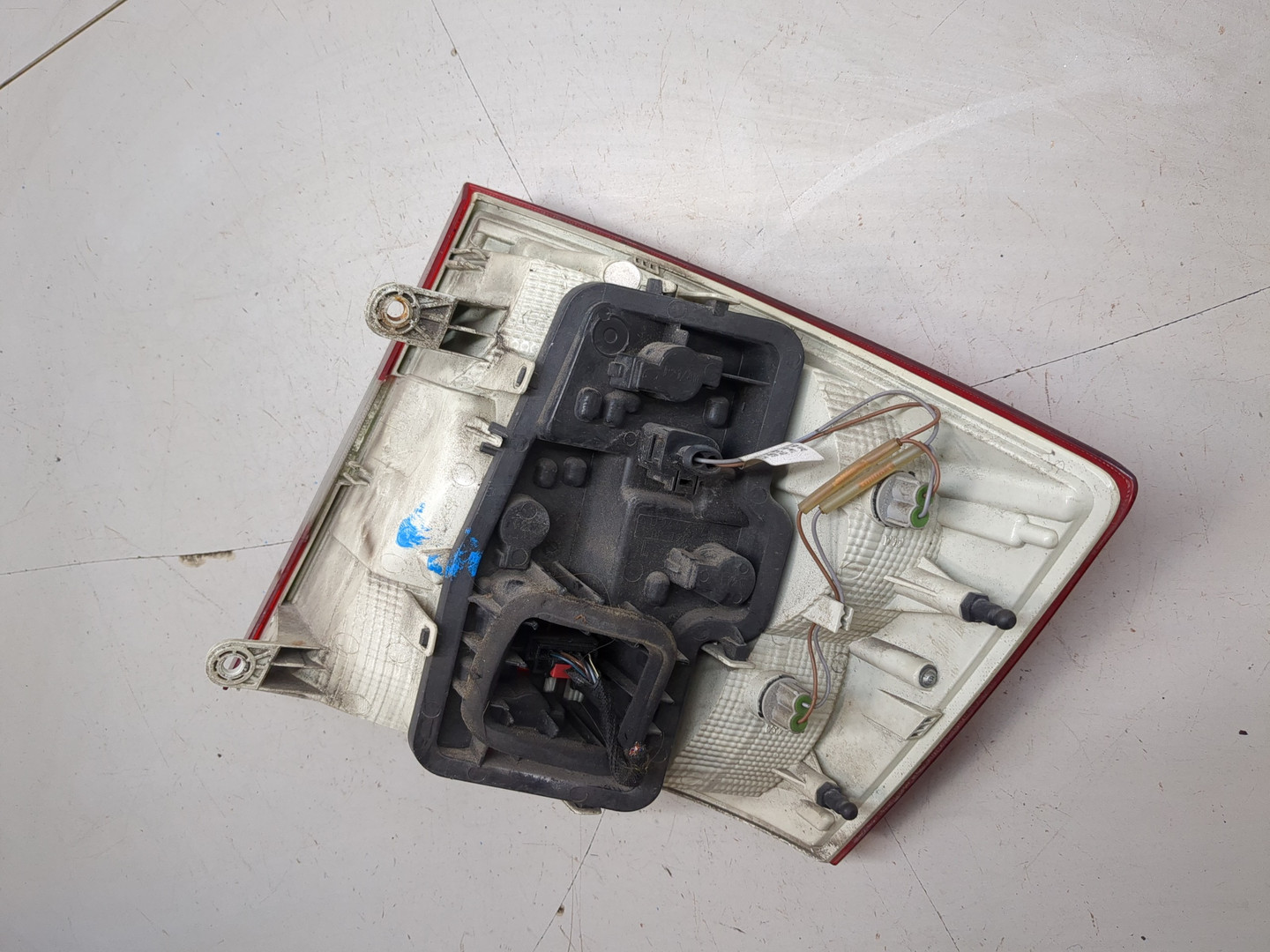 Фонарь задний левый