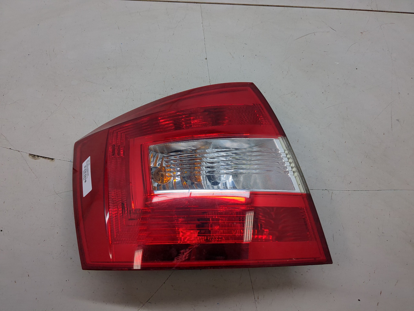 Фонарь задний левый