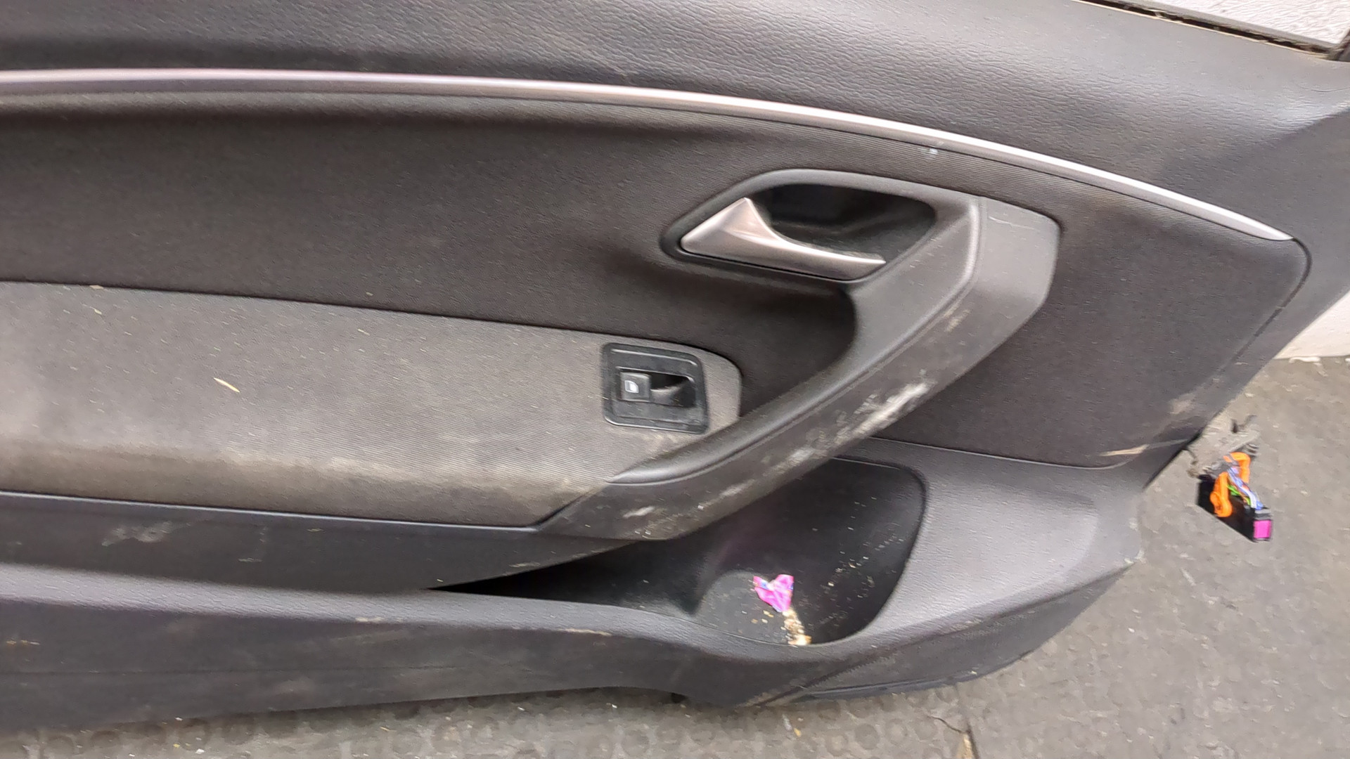 Дверь передняя левая