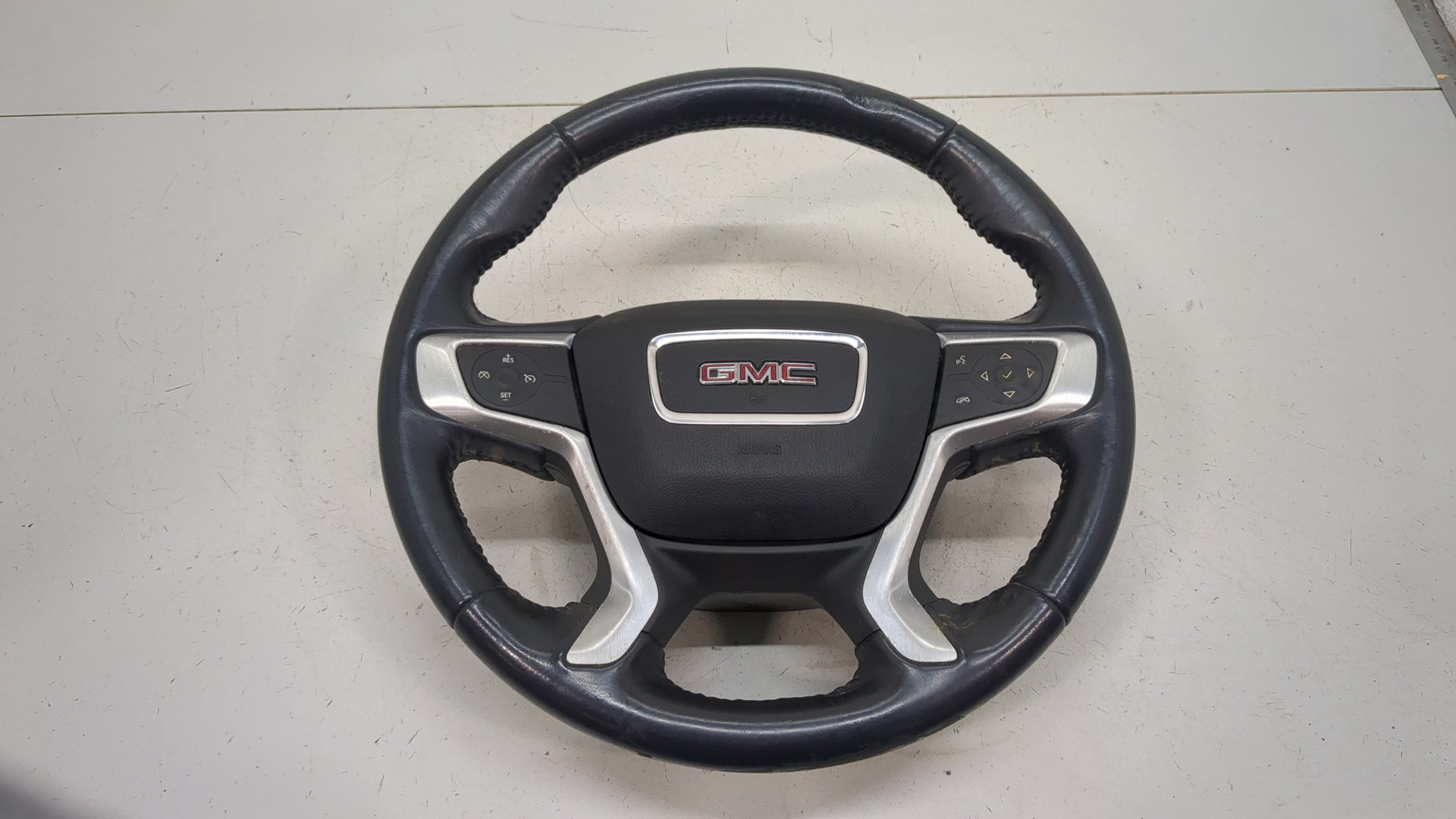 Рулевое колесо (руль)