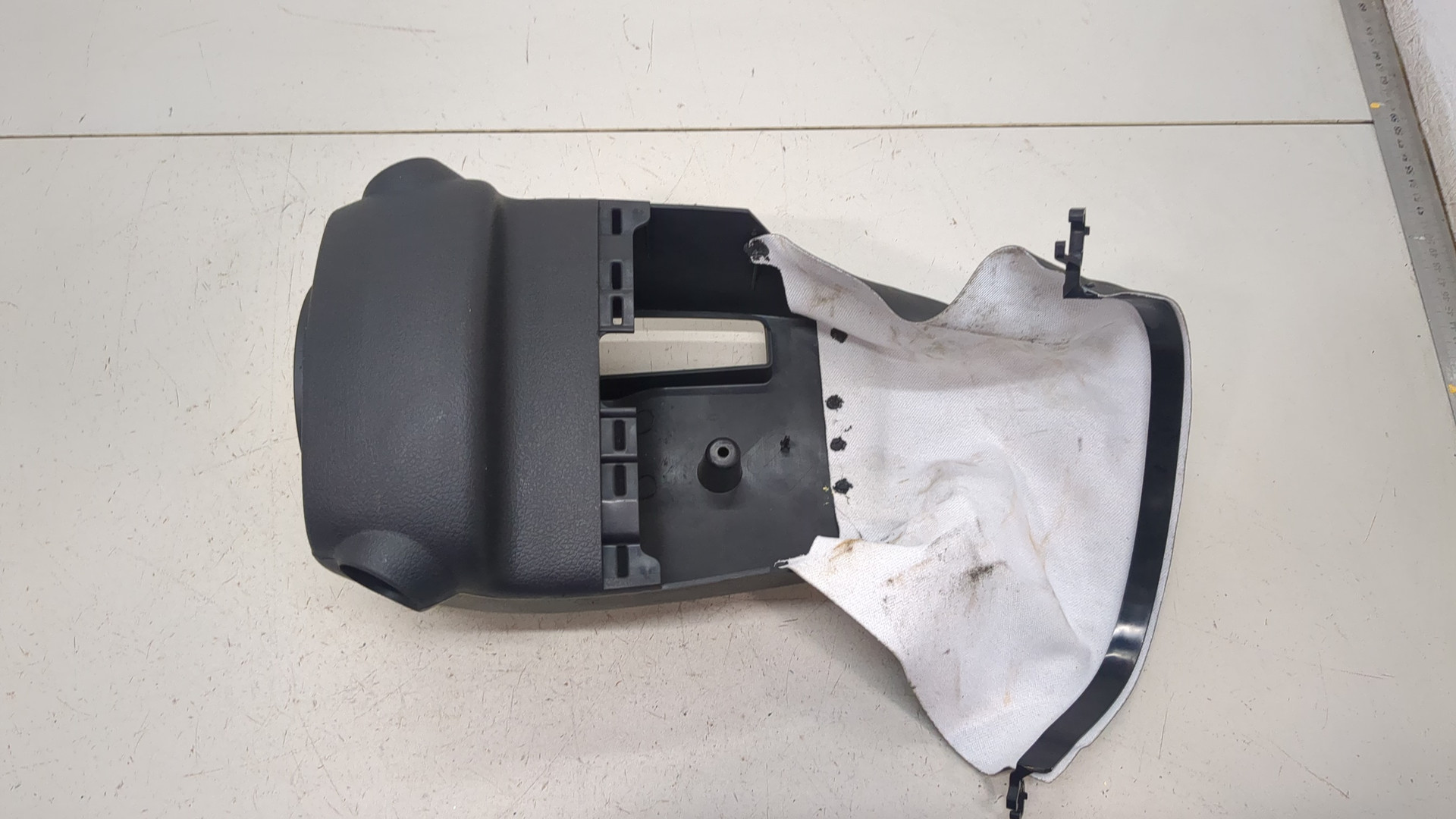 Кожух рулевой колонки