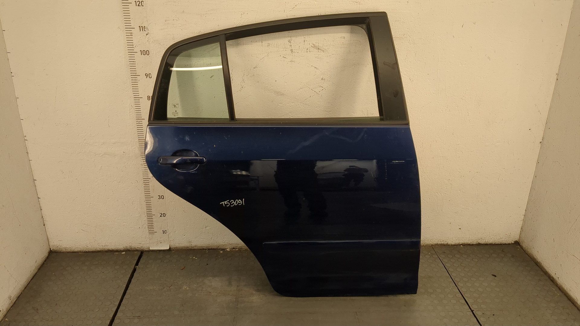 Дверь задняя правая